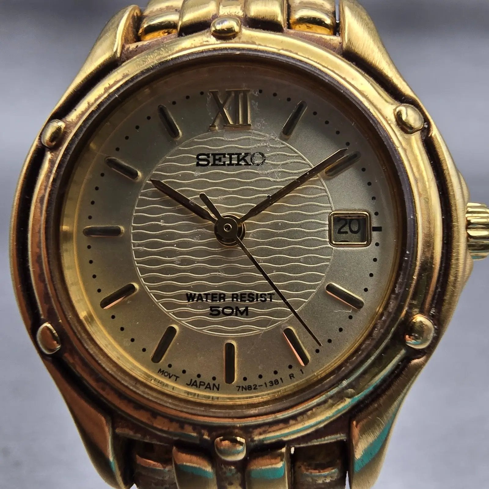 Seiko Watch Women 26mm Champagne Dial Gold Tone Date Round 7N82-0599 New Battery1
