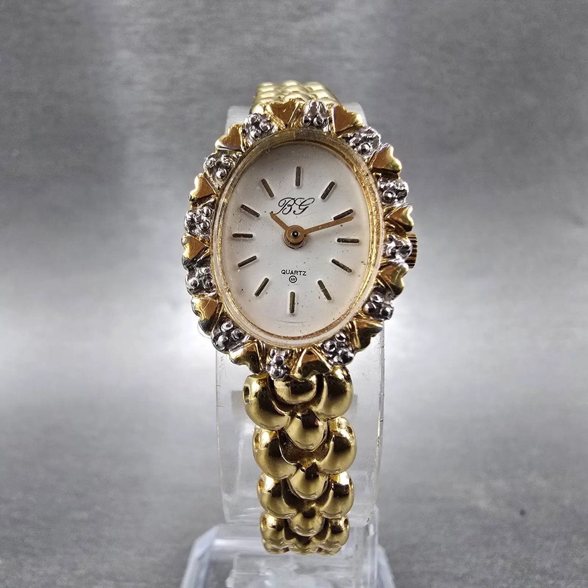 Unbranded Watch Women 17mm White Dial Gold Tone Gem Set Bezel Oval New Battery5