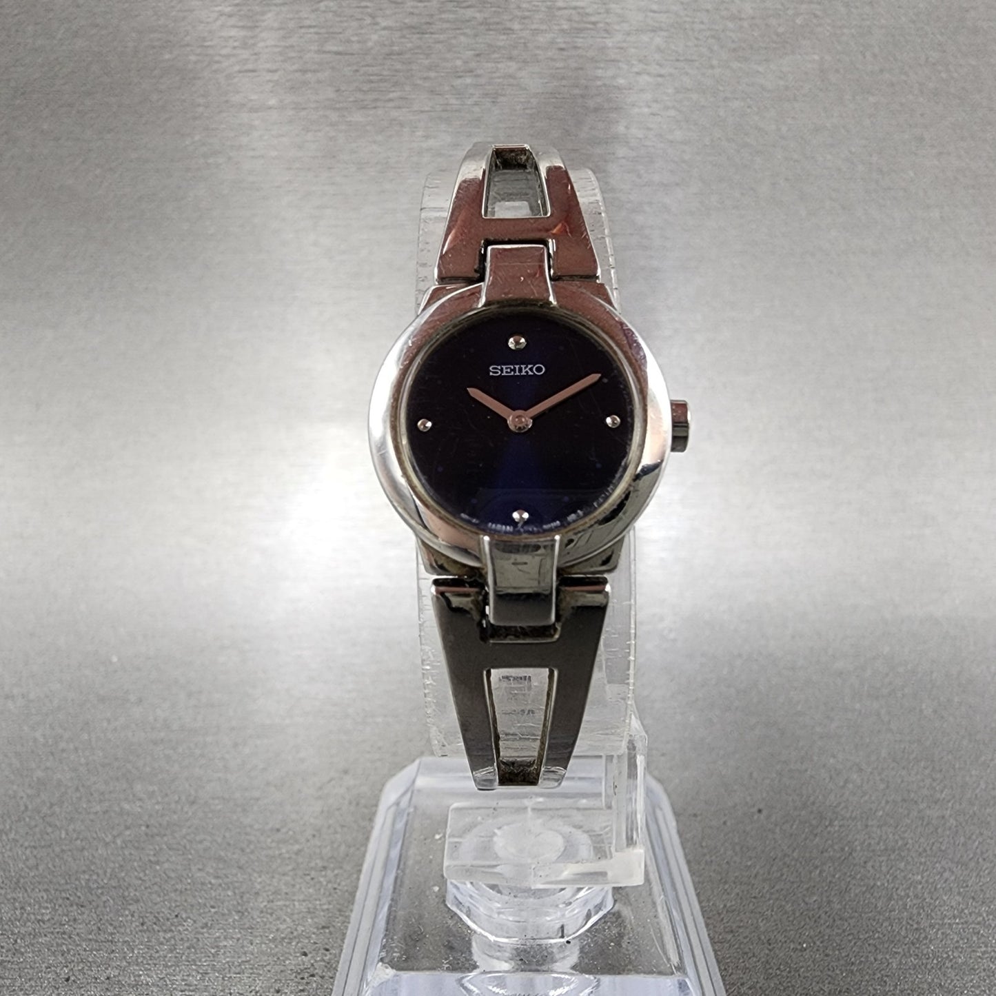 Seiko Watch Women 20mm Blue Dial Silver Tone Round 1n000gm0 New Battery5