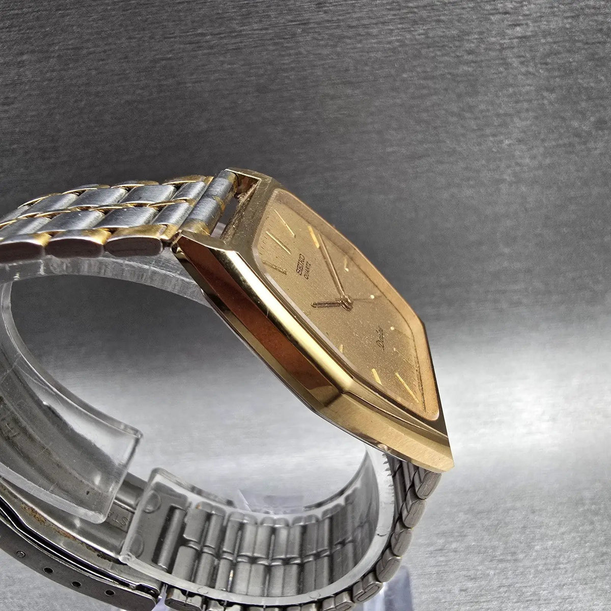 Seiko Dolce Watch Men 30mm Gold Dial Gold Tone Hexagon 5931-5510 New Battery3