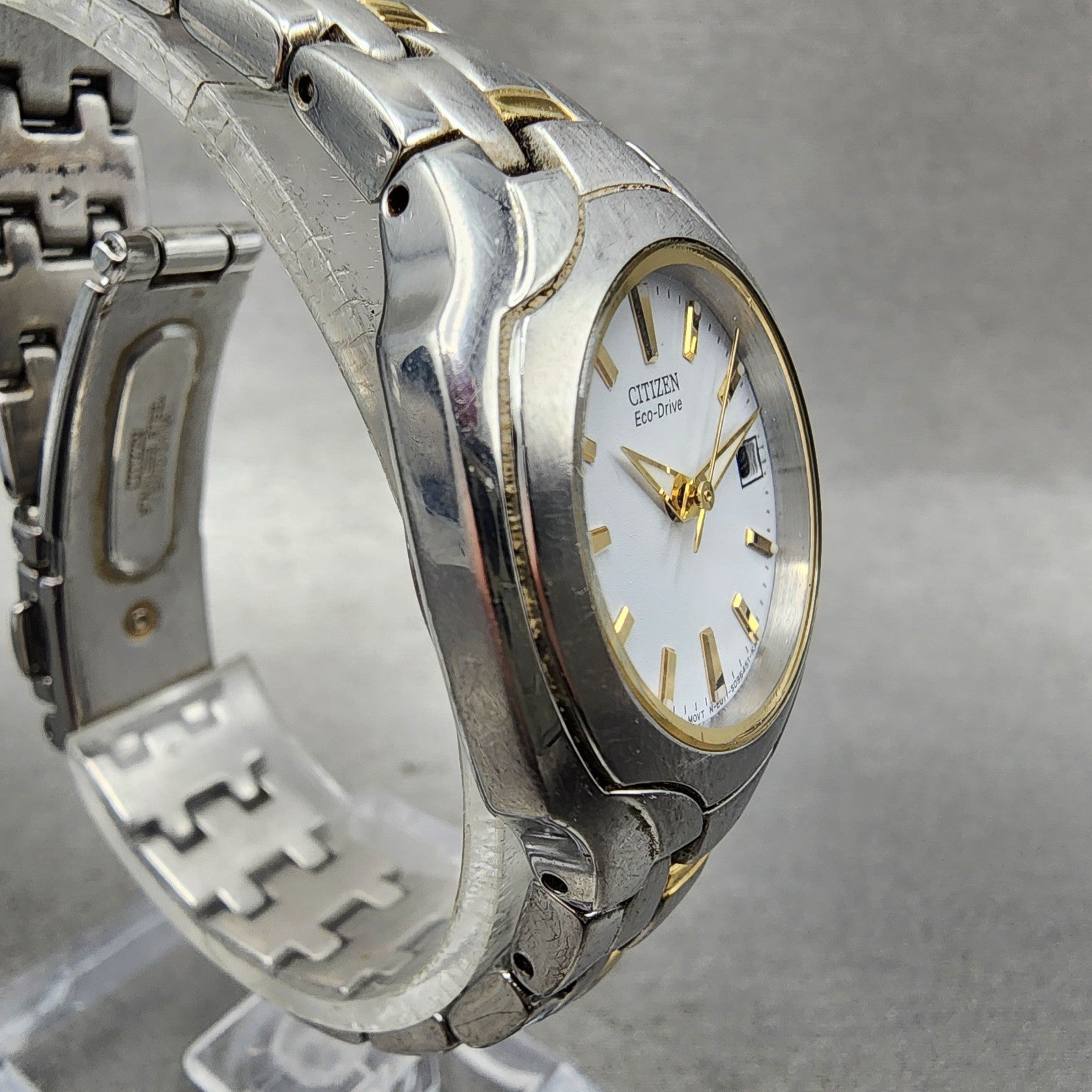 Citizen EcoDrive Watch Women 25mm White Dial Two Tone Date E011S049601 Run3