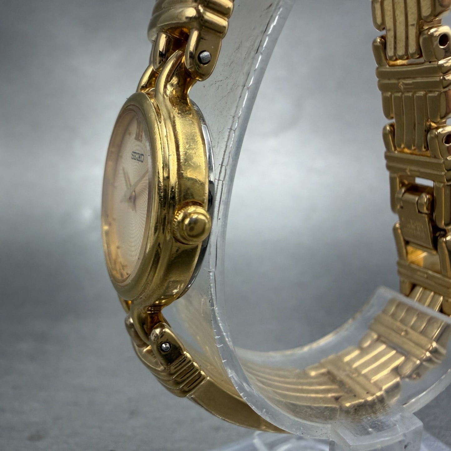 Seiko Watch Women 21mm Champagne Dial Gold Tone Round V400-1229 New Battery GVt2