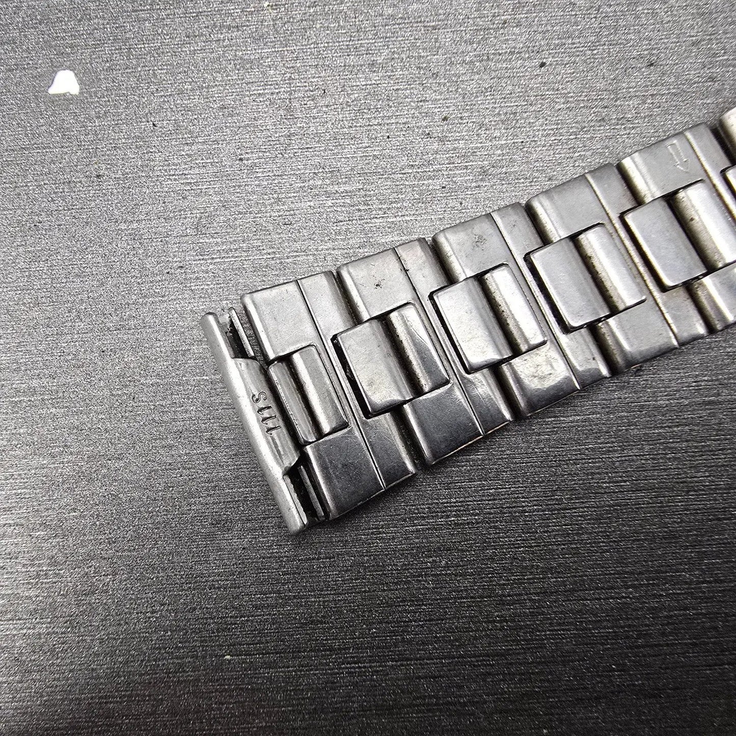 Seiko SQ Bracelet 19mm Stainless Steel Silver Tone Tri Folding Clasp VTG 111S11