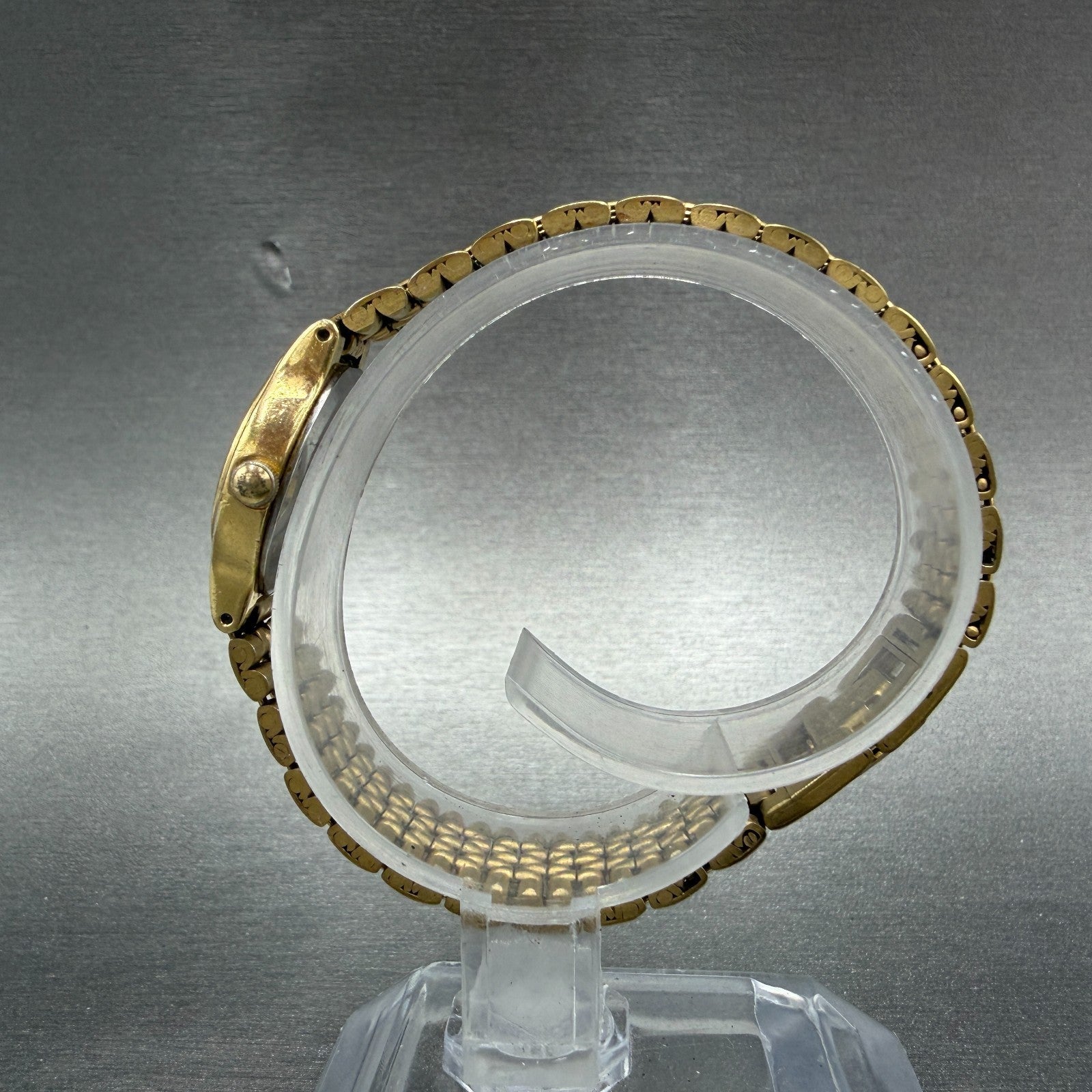 Seiko Watch Women 19mm White Dial Gold Tone Round V401-0289 New Battery JBI76