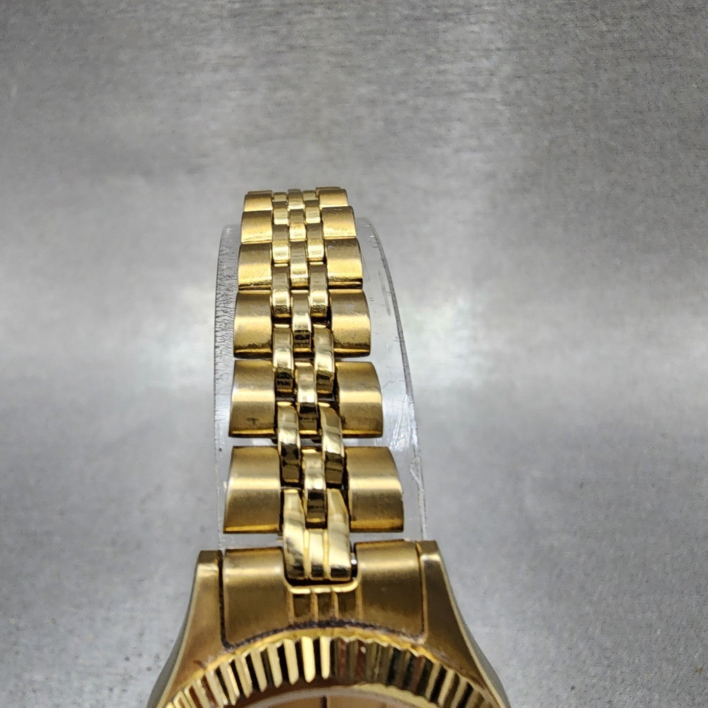 Citizen CQ Watch Women 25mm Champagne Dial Gold Tone Daydate 1002R15101 NewBat4
