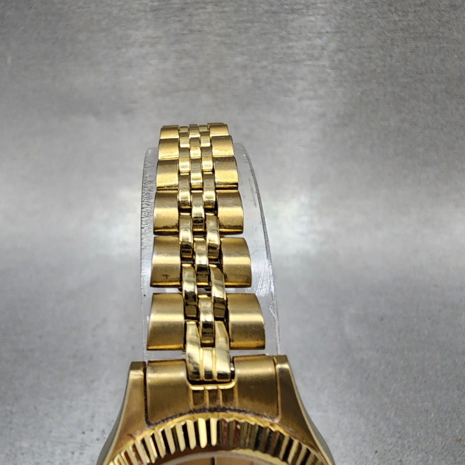Citizen CQ Watch Women 25mm Champagne Dial Gold Tone Daydate 1002R15101 NewBat4