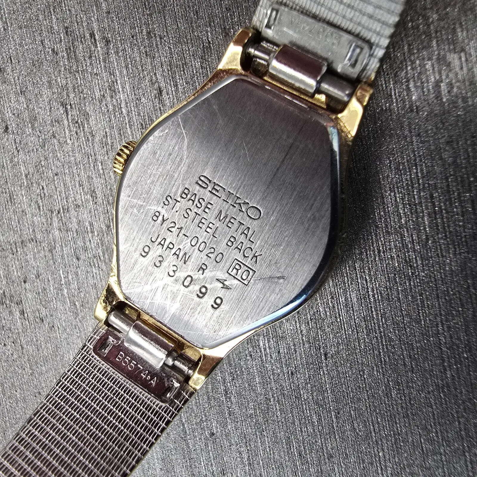 Seiko Watch Women 20mm Gold Dial Gold Tone Gemmed Round 8Y21-0020 New Battery10