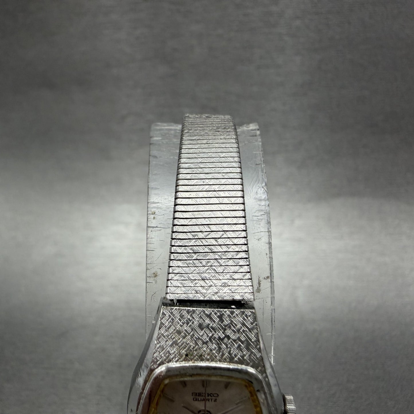 Seiko Watch Women 16mm Silver Dial Silver Tone Hexagon 2B31-5039 New Battery4