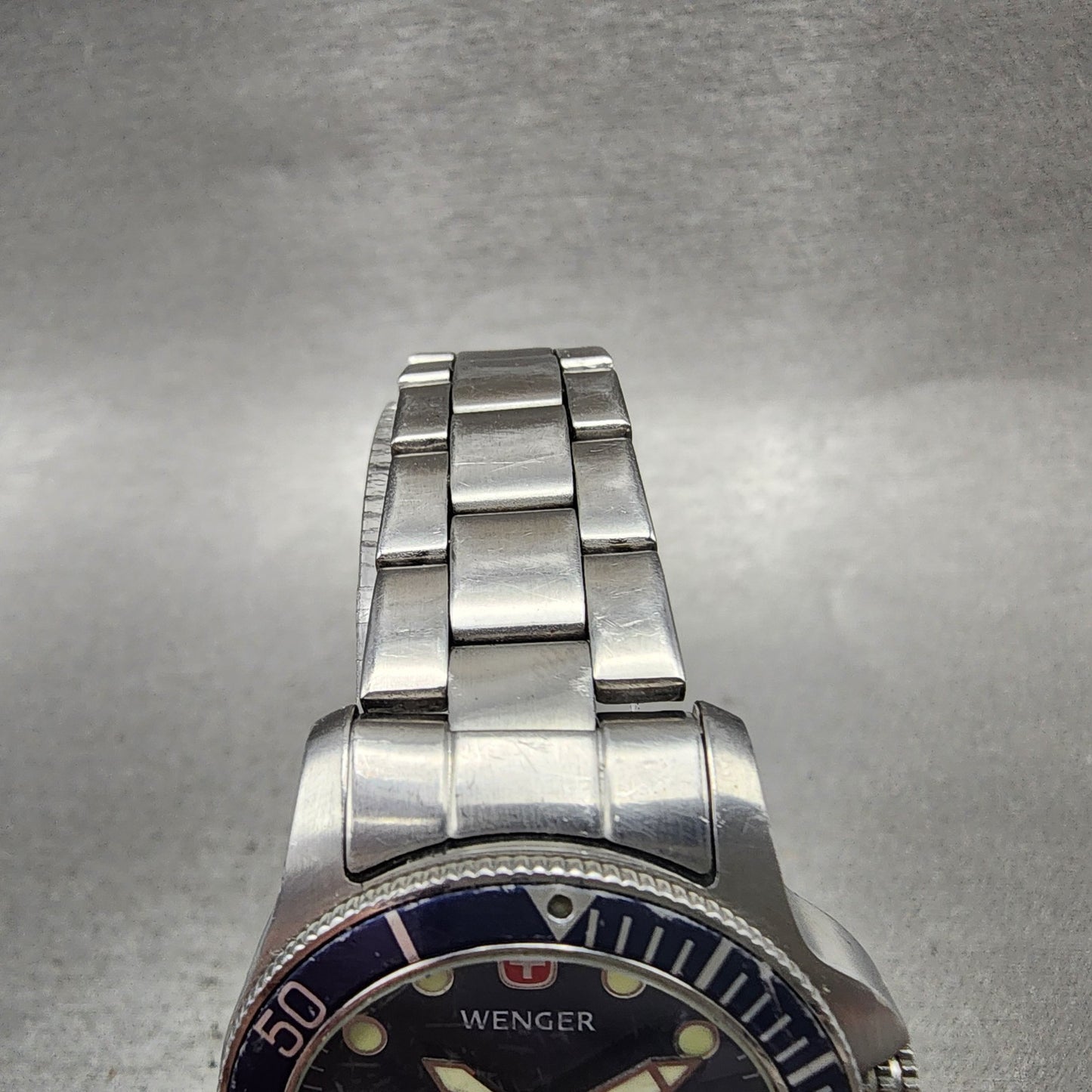Wenger Battalion Dive Watch Women 31mm Blue Dial Silver Tone Date Round New Batt4