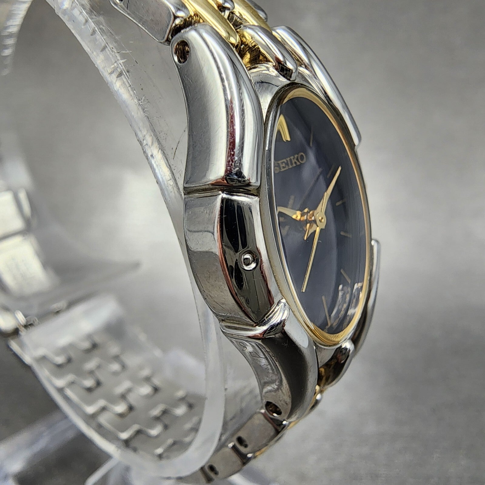 Seiko Watch Women 20mm Blue Dial Two Tone Oval 1N010GT0 New Battery3