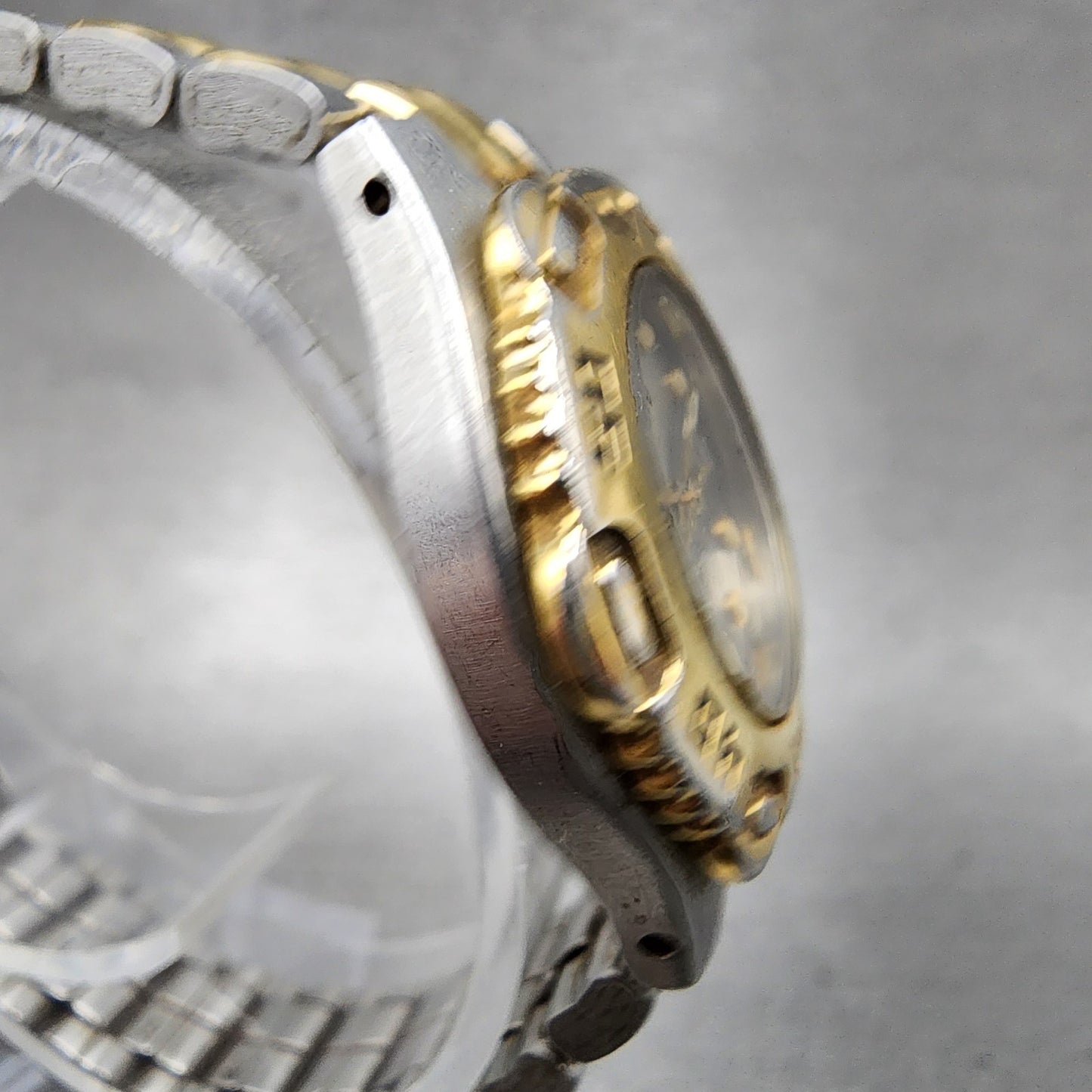 Bulova Marine Star Dive Watch Women 27mm Gray Dial Two Tone Date Round New batt3