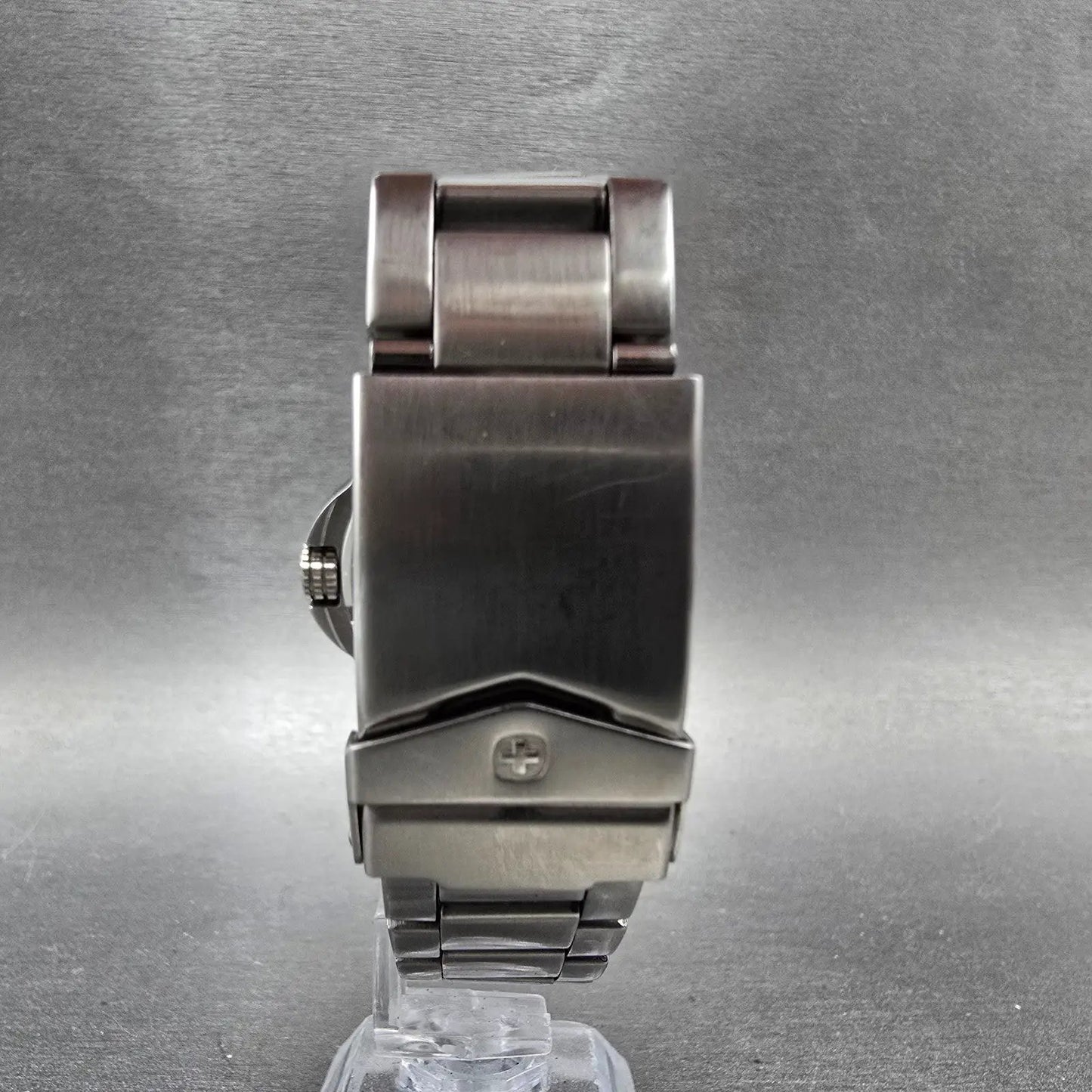 Wenger Swiss Military Dive Watch Men 40mm Black Dial Steel Date 79176 New Batt7