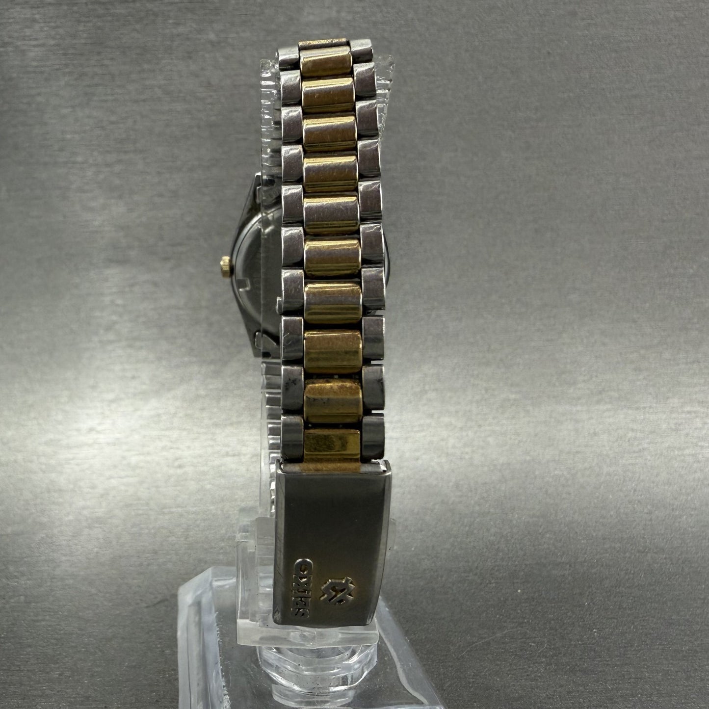 Seiko Watch Women 24mm White Dial Two Tone Daydate Round 3E23-0A69 New Batt MKA7