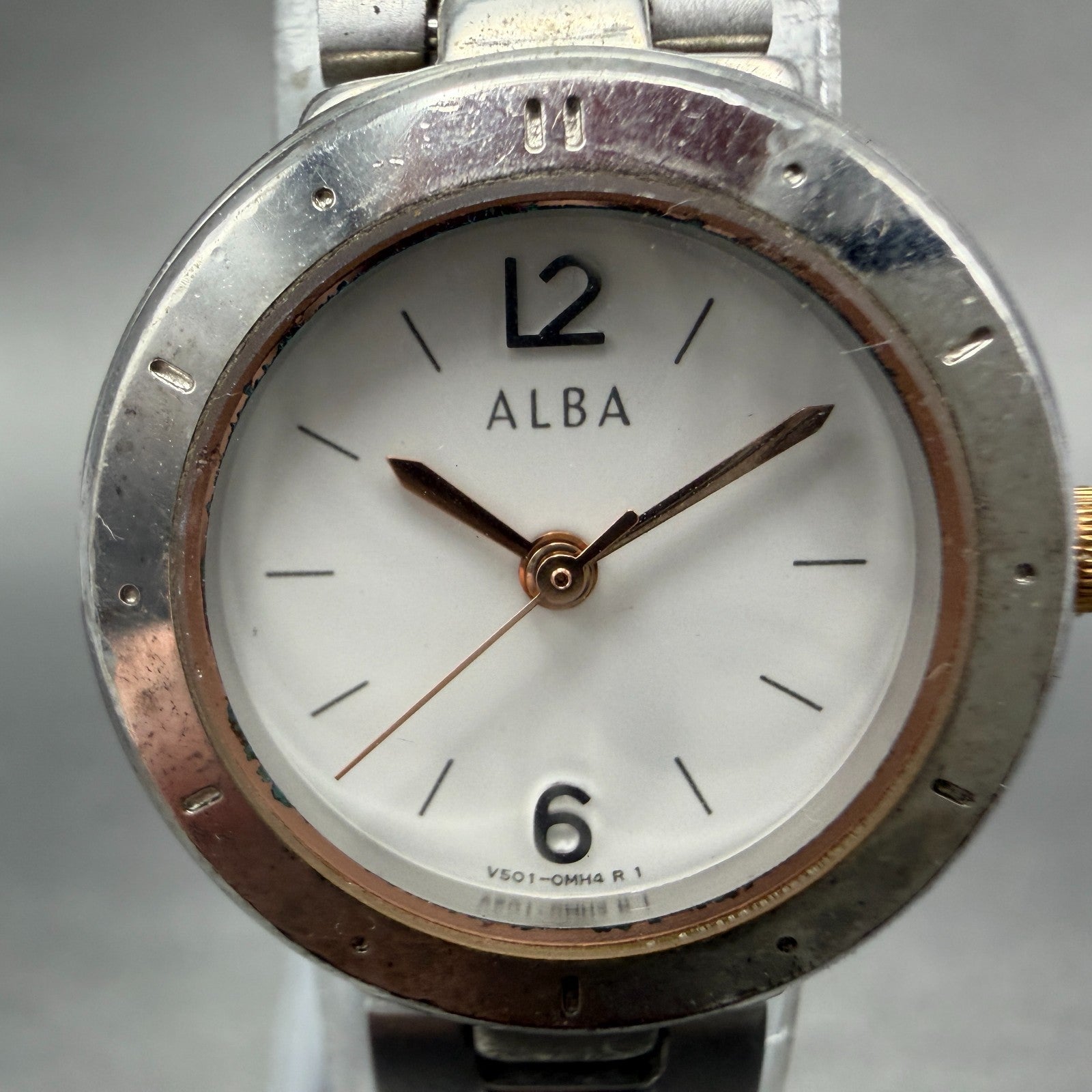 Seiko Alba Watch Women 23mm White Dial Silver Tone Round V501-0DX0 New Battery1