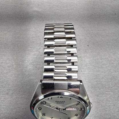 Seiko Pulsar Watch Men 36mm Silver Dial Silver Tone Daydate V533-9A00 New Batt4