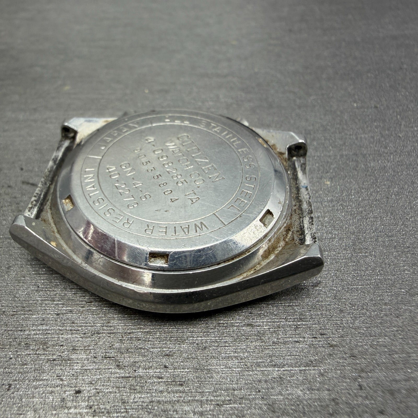 Citizen Digital Watch Men 35mm Digital Silver Tone Daydate Round READ!! New batt10