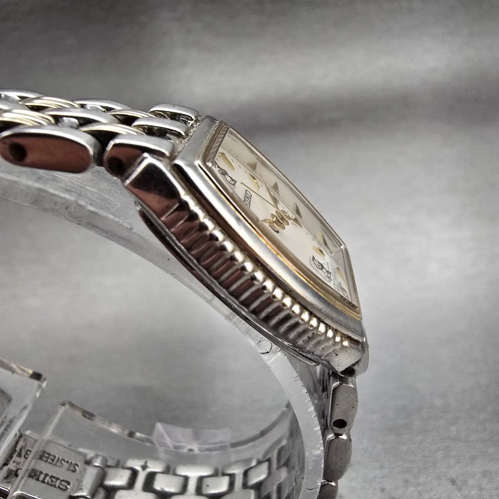Seiko Watch Women 19mm MOP Dial Silver Tone Rectangle 1N01-0HL0 New Battery VTG3