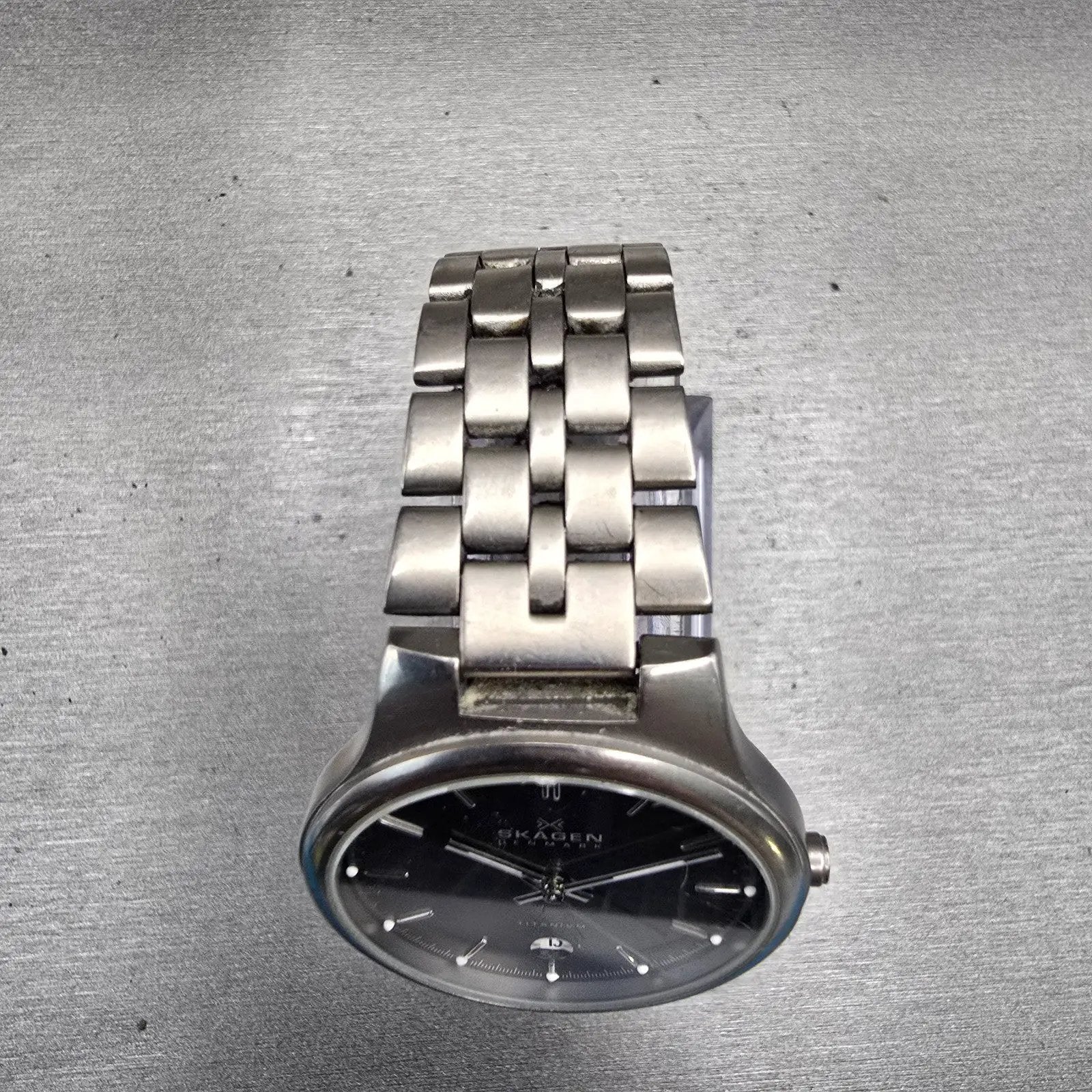 Skagen Denmark Watch Men 34mm Gray Dial Titanium Date Round 105LTX New Battery4