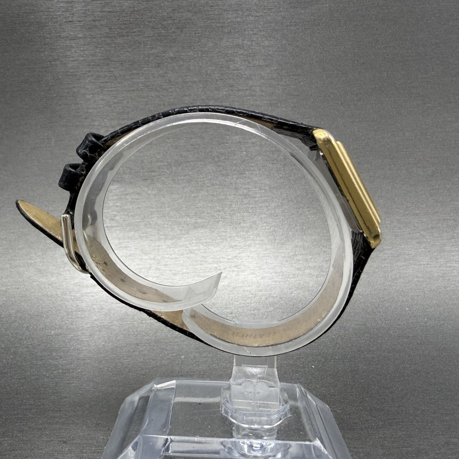 Seiko Tank Watch Women 18mm Champagne Dial Gold Tone Rectangle 14215570 New Bat8