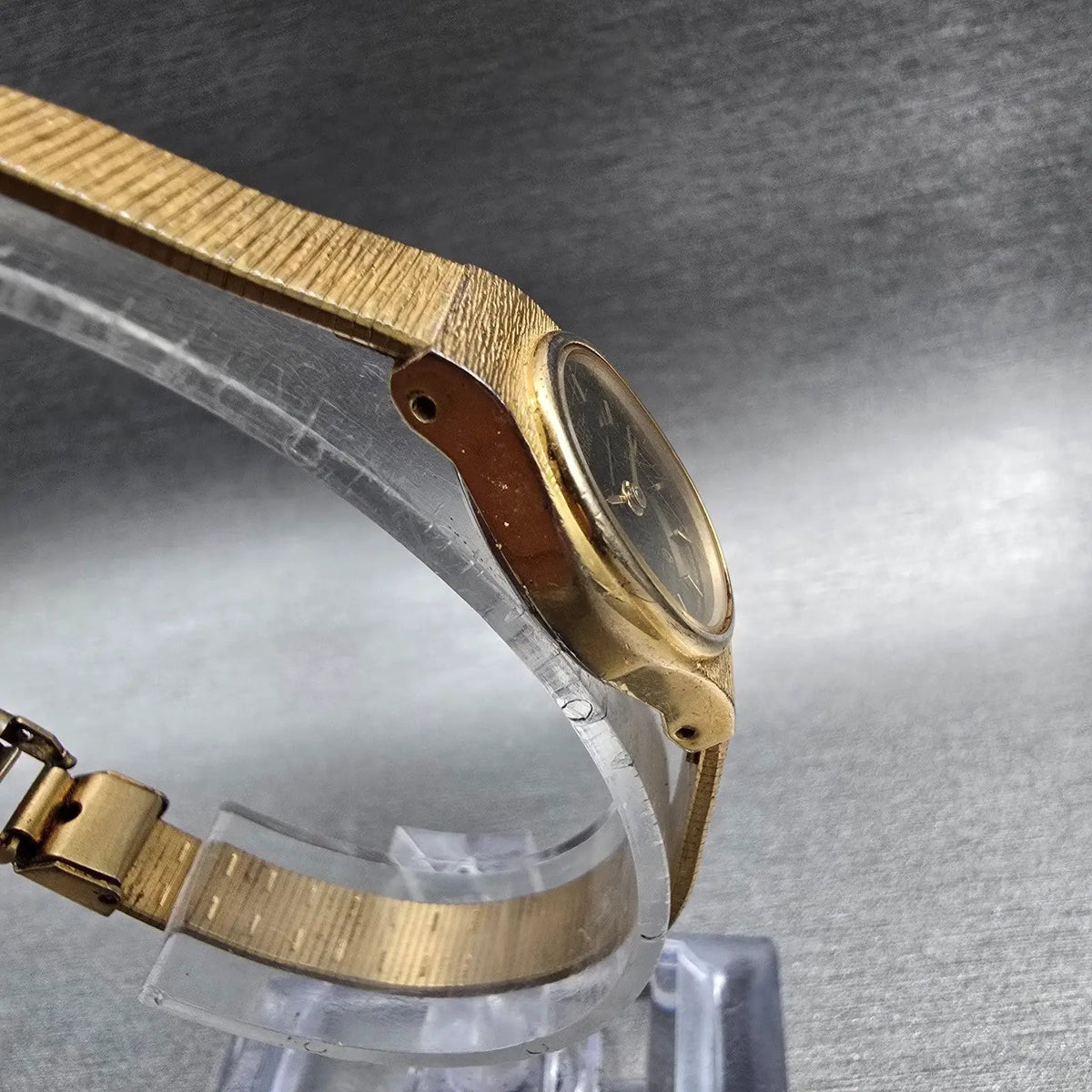 Citizen CQ Watch Women 16mm Black Dial Gold Tone Oval 5920-S49615 New Battery 843