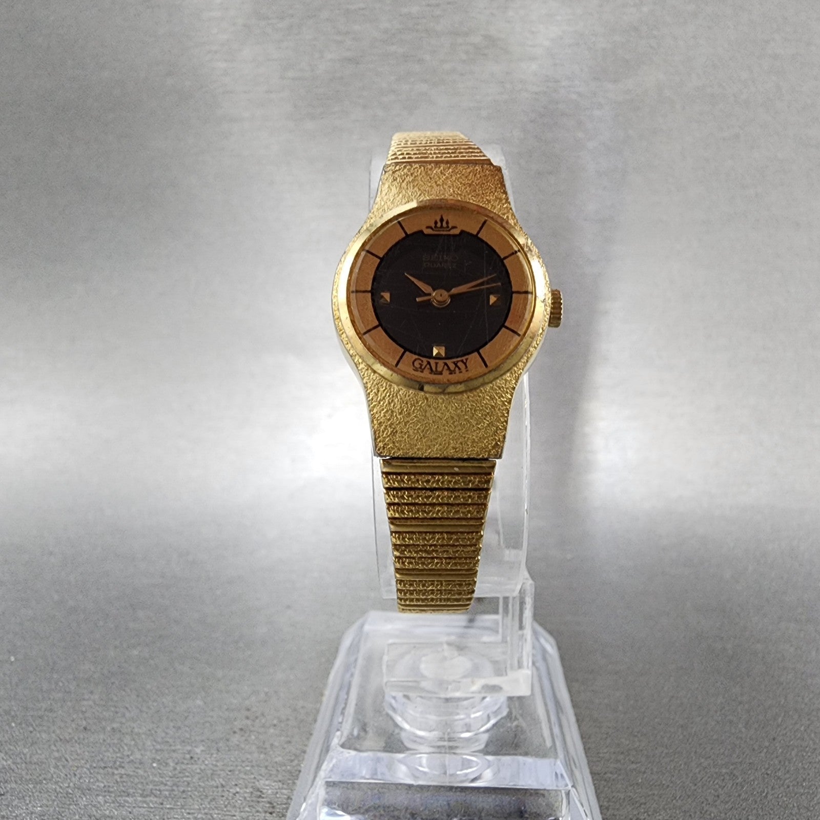 Seiko Galaxy Watch Women 20mm Black Dial Gold Tone 8y210030 New Battery5