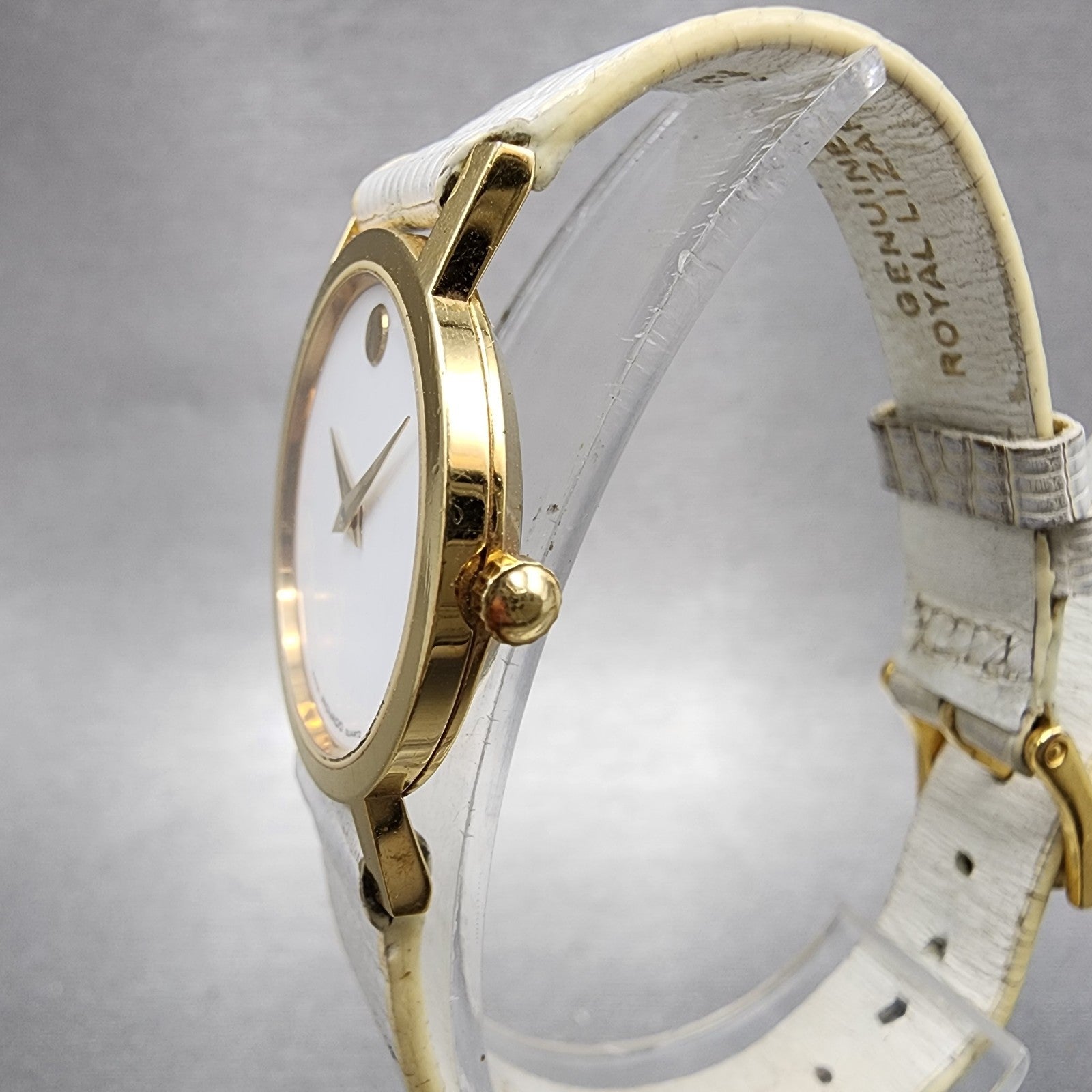 Movado Museum Watch Women 25mm White Dial Gold Tone Round 87A1832 New Battery2