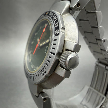 Hunting World Sportabout Dive Watch Women 33mm Green Dial Steel Date Round Works2