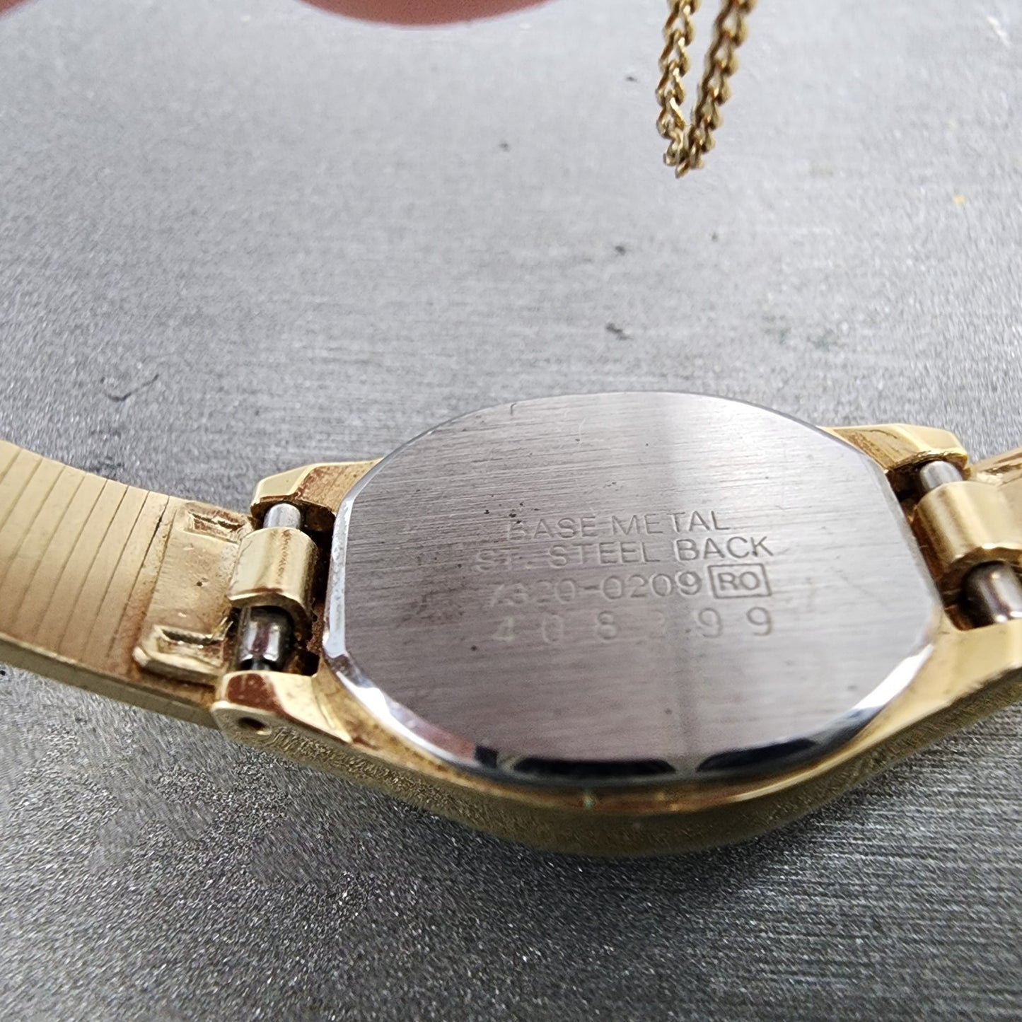 Seiko Watch Women 17mm Champagne Dial Gold Tone Round 73200209 New Battery9