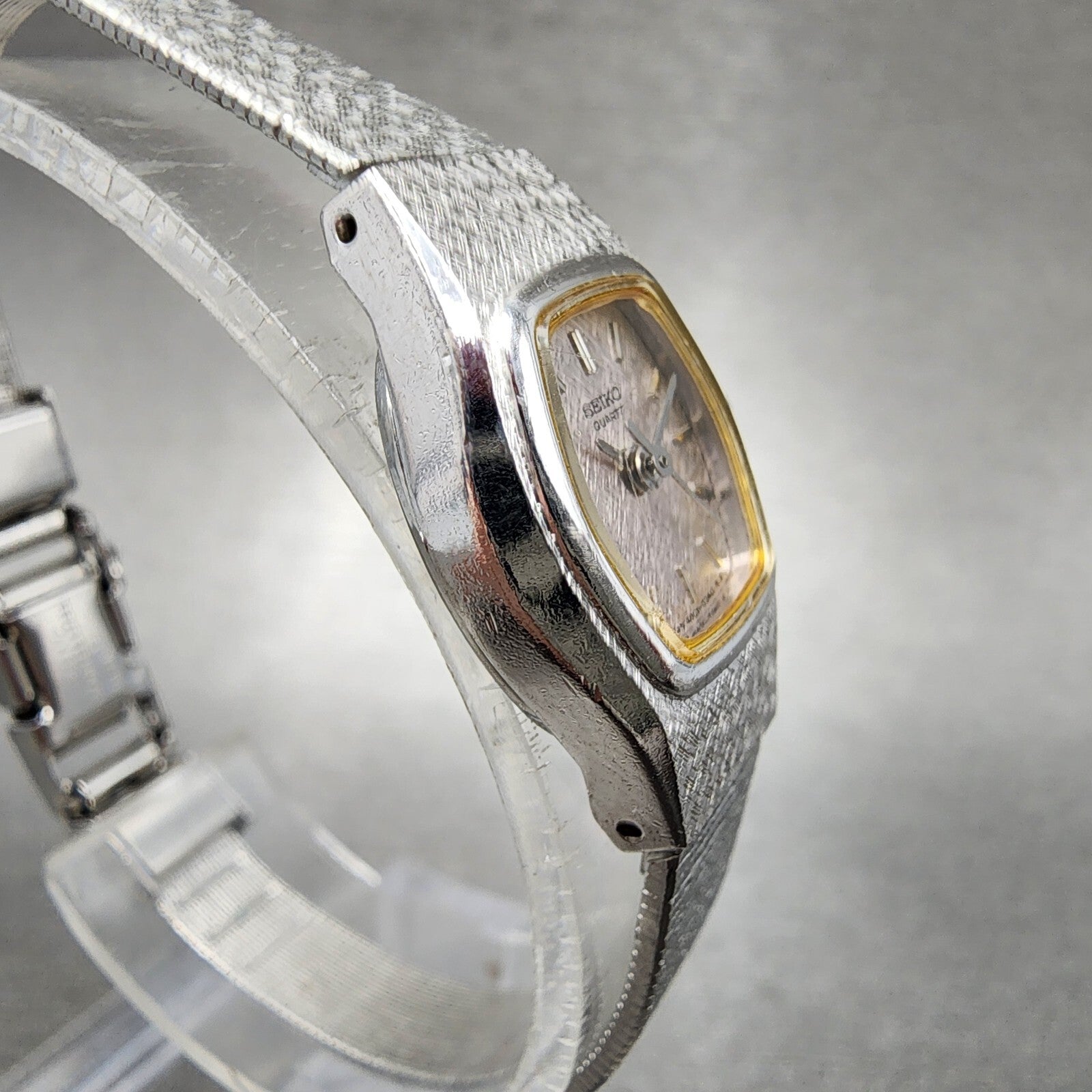 Seiko Watch Women 17mm Silver Dial Silver Tone Hexagon 4N015029 New Battery3