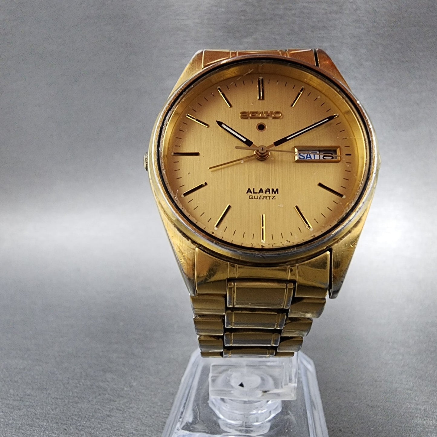 Seiko Alarm Watch Men 34mm Gold Dial Gold Tone Daydate Round 5C23-8009 READ!!!!!