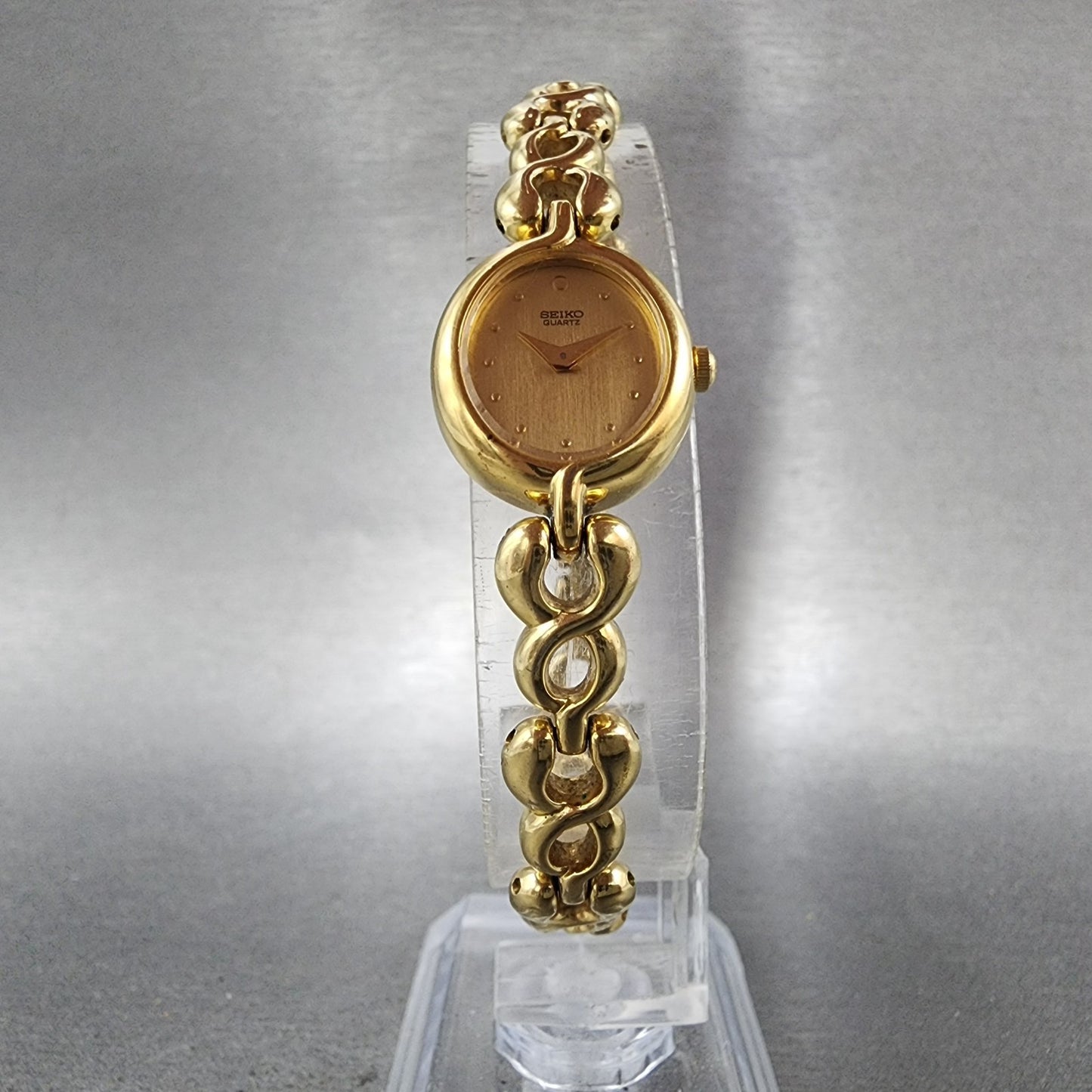 Seiko Watch Women 17mm Champagne Dial Gold Tone Oval 1n005a00 New Battery5