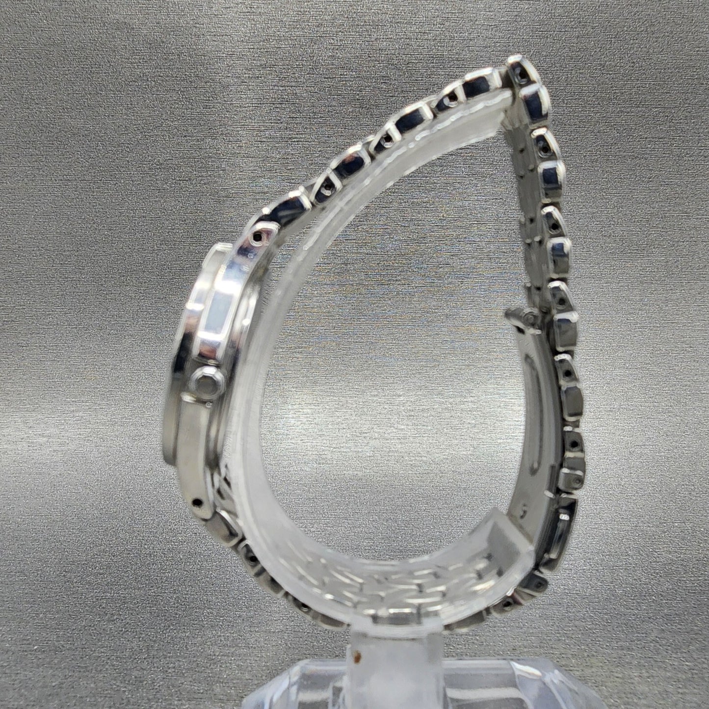 Seiko Solar Watch Women 27mm MOP Dial Steel Date Round Crystal Bezel Runs6