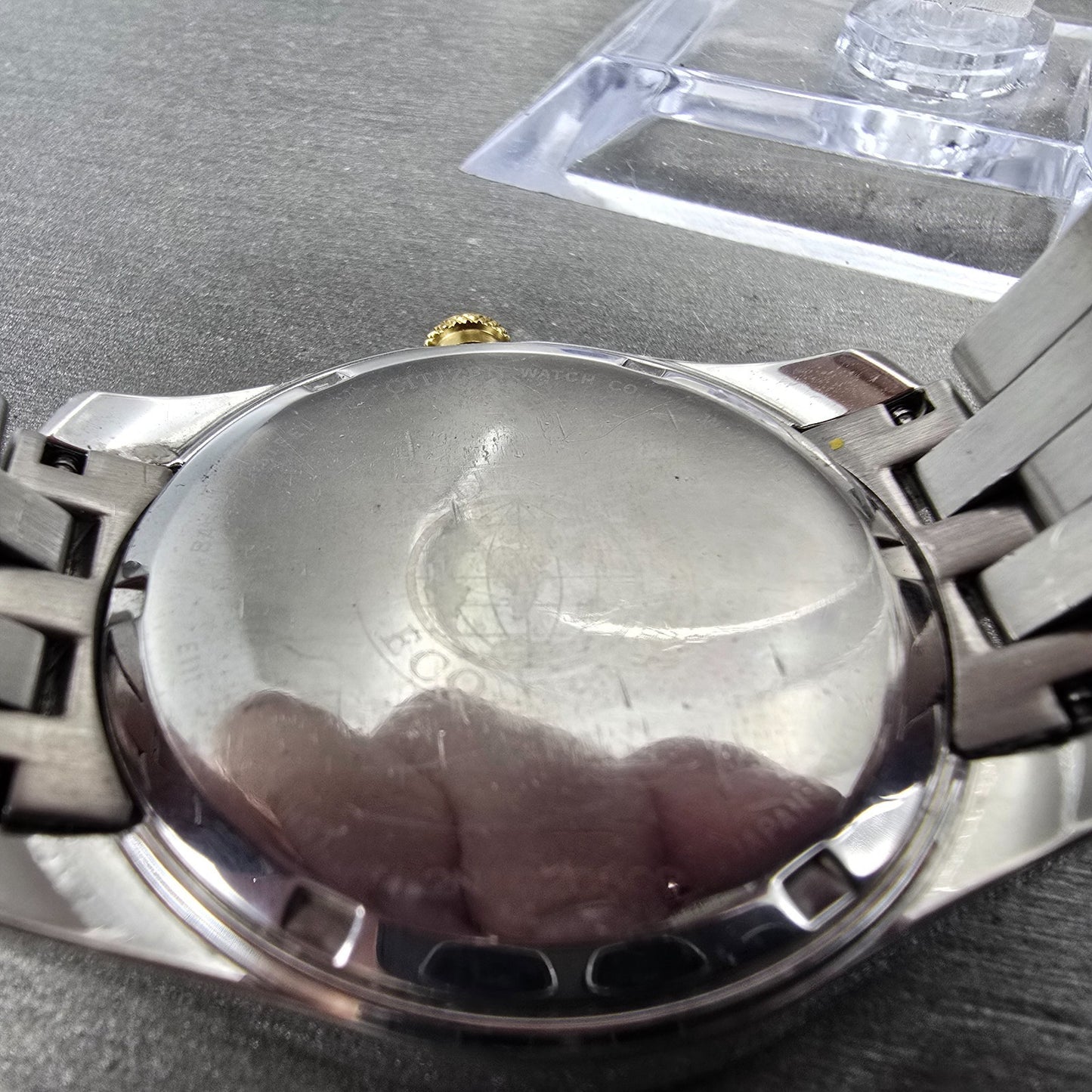 Citizen Eco-Drive Watch Men 40mm Black Dial Two Tone date E111-S064767 Runs9