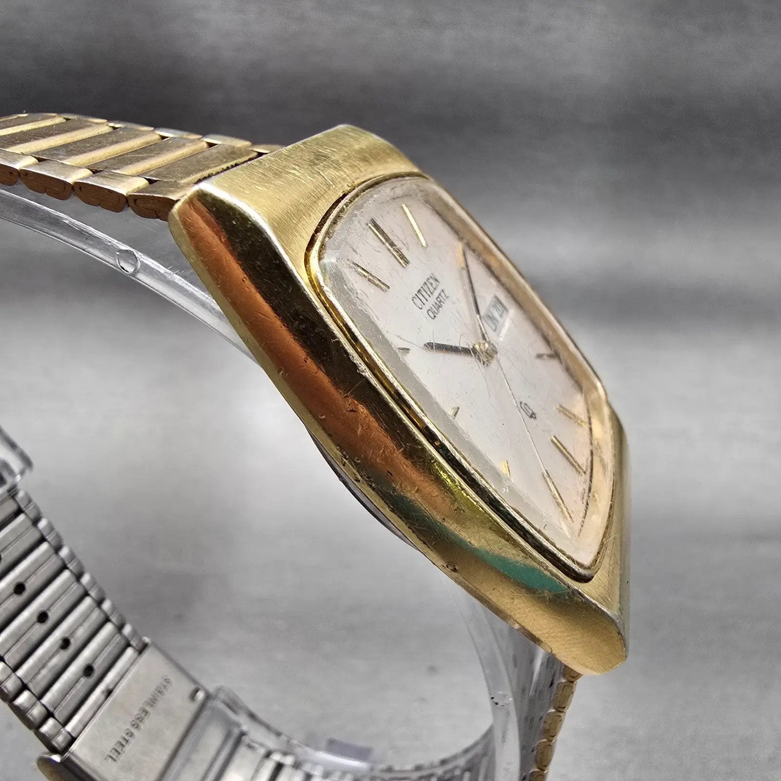 Citizen CQ Watch Men 31mm Silver Dial Gold Tone Daydate 4-711874 New Battery VTG3