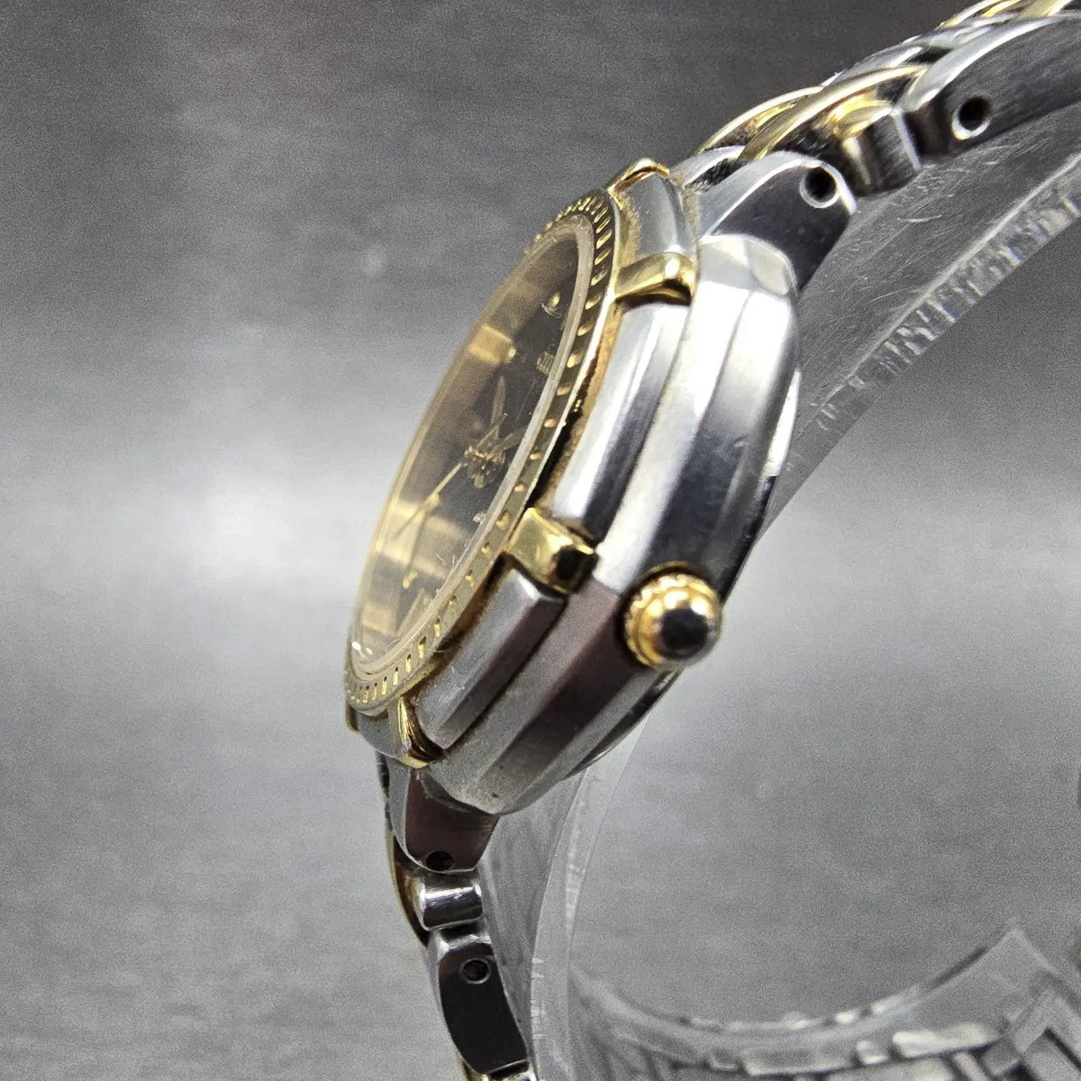 Citizen Eco-Drive Watch Women 27mm Blue Dial Two Tone Date E011-S030561 Runs3
