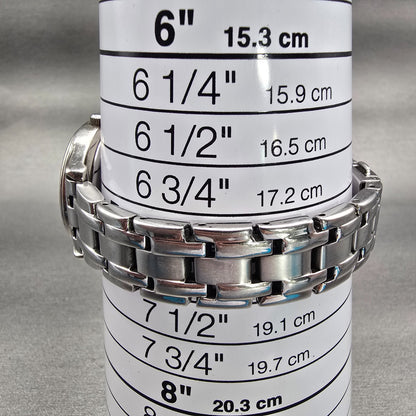 Bulova Watch Women 30mm Silver Dial Silver Tone Round 96L005 New Battery9