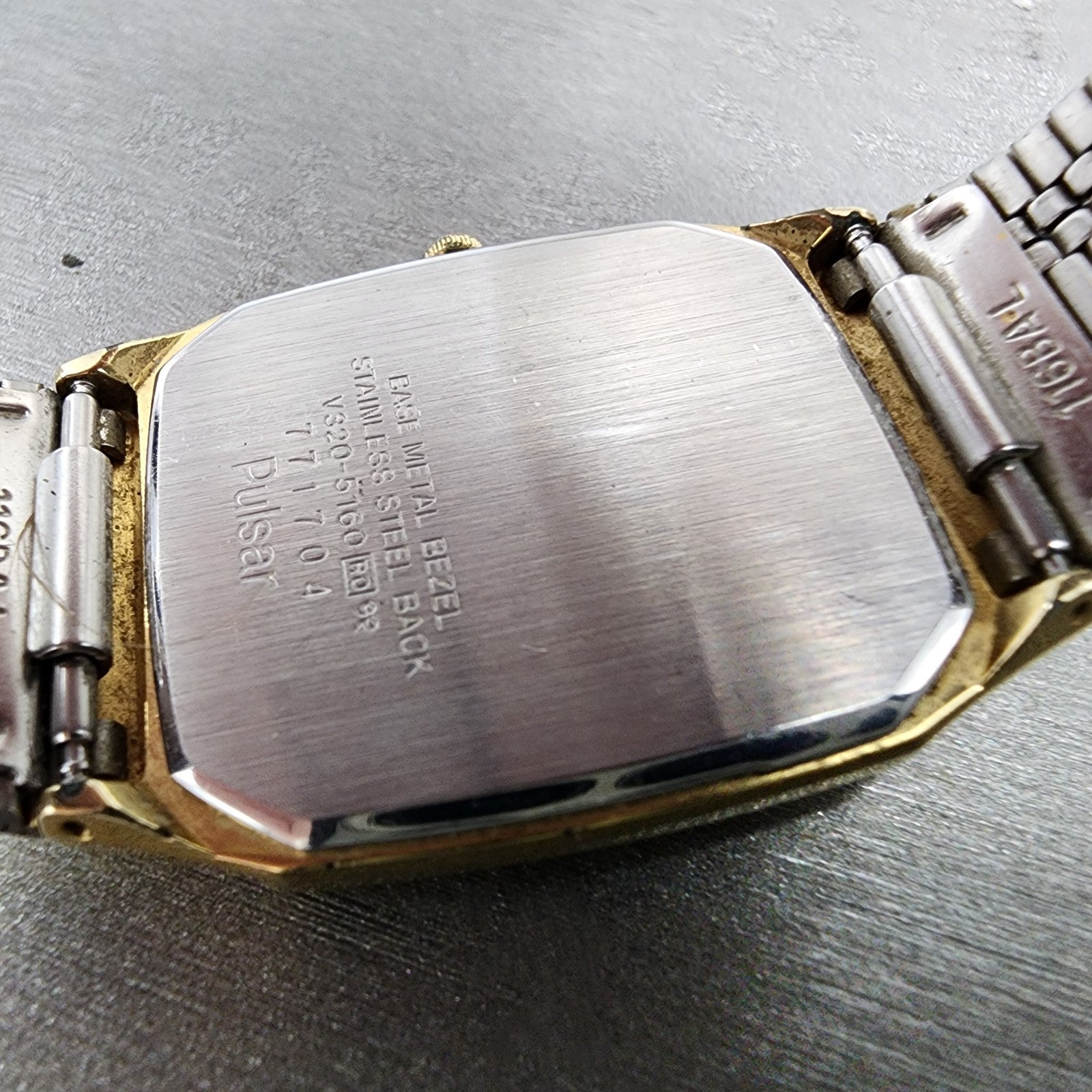 Pulsar Tank Watch Men 28mm Black Dial Gold Tone Rectangle V3205160 New battery9