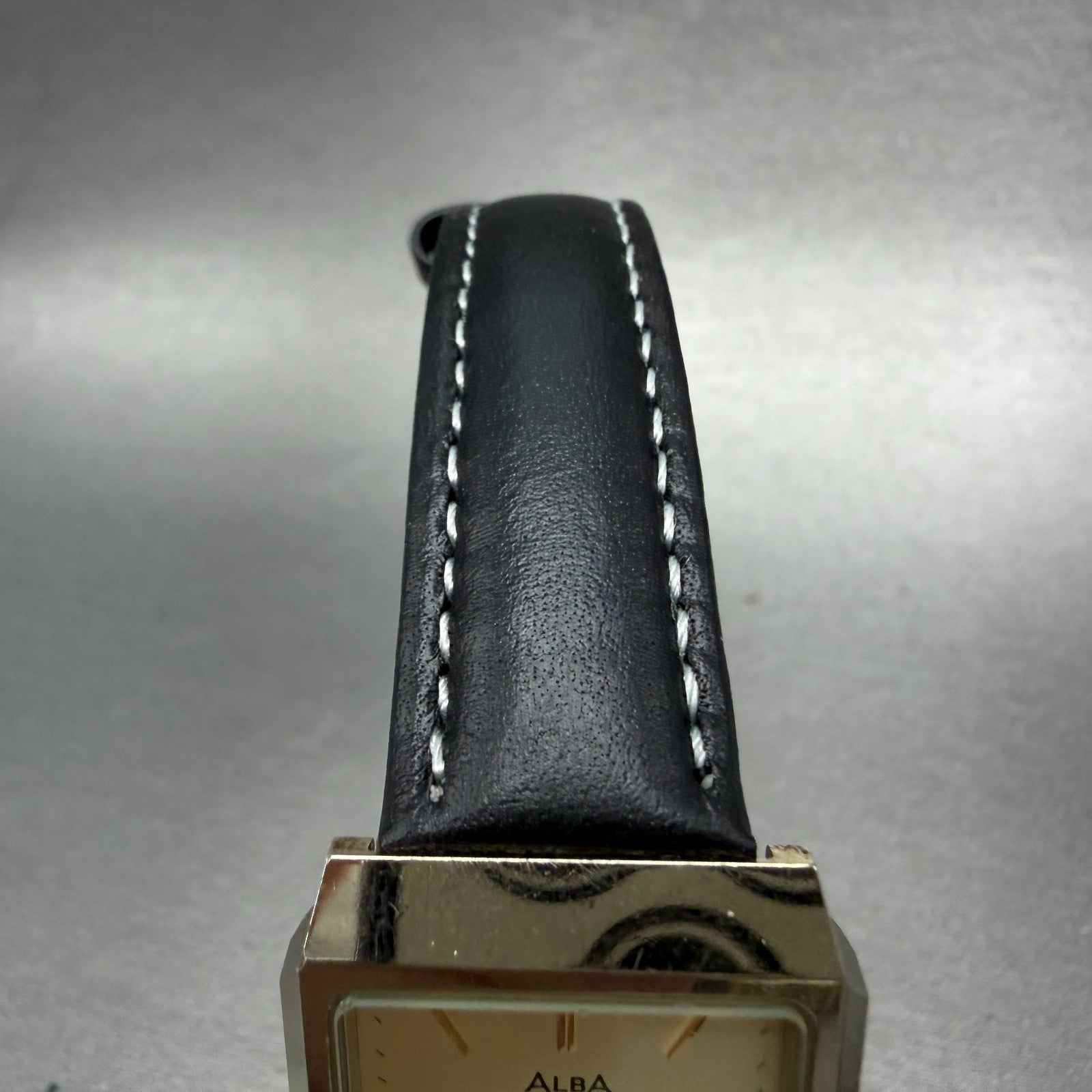 Seiko Alba Tank Watch Unisex 25mm Champagne Dial Gold Tone V801-5100 NewBattery4