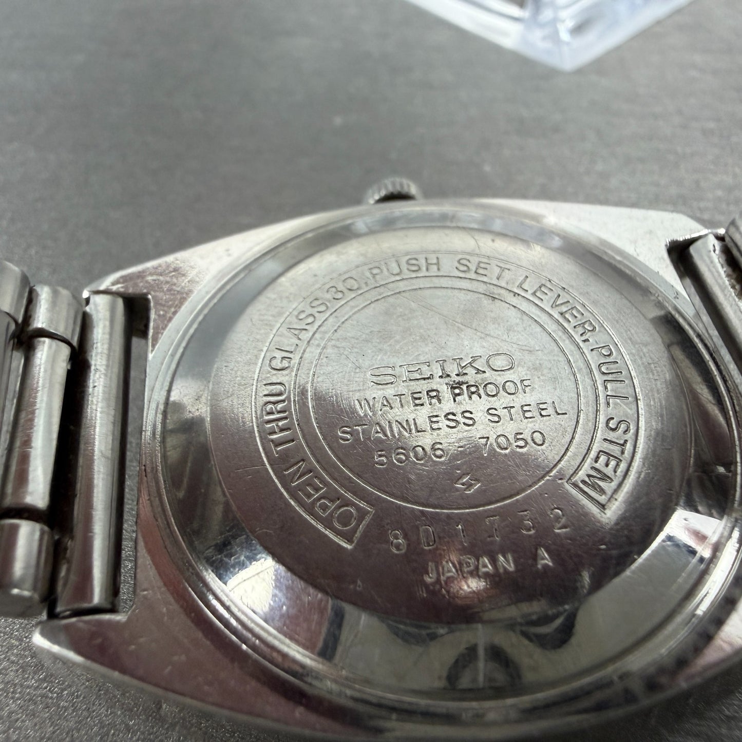 Seiko Lord Matic Watch Men 35mm Silver Dial Silver Tone Daydate 5606-7050 Runs9