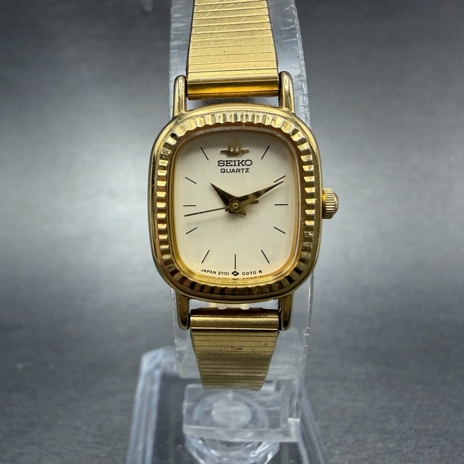 Seiko Watch Women 17mm Champagne Dial Gold Tone Rectangle 2Y01-5A60 New Battery0