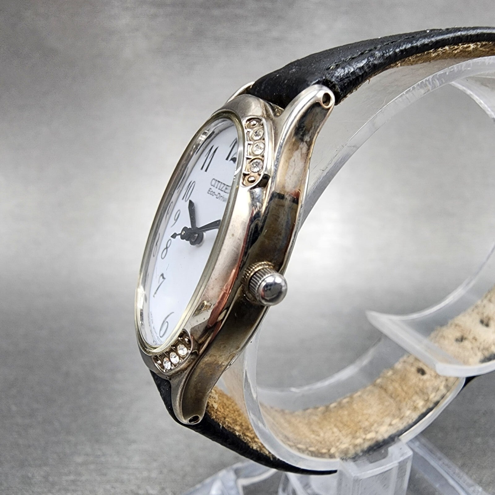 Citizen EcoDrive Watch Women 22mm White Dial Silver Tone Oval E031S022495 Runs2