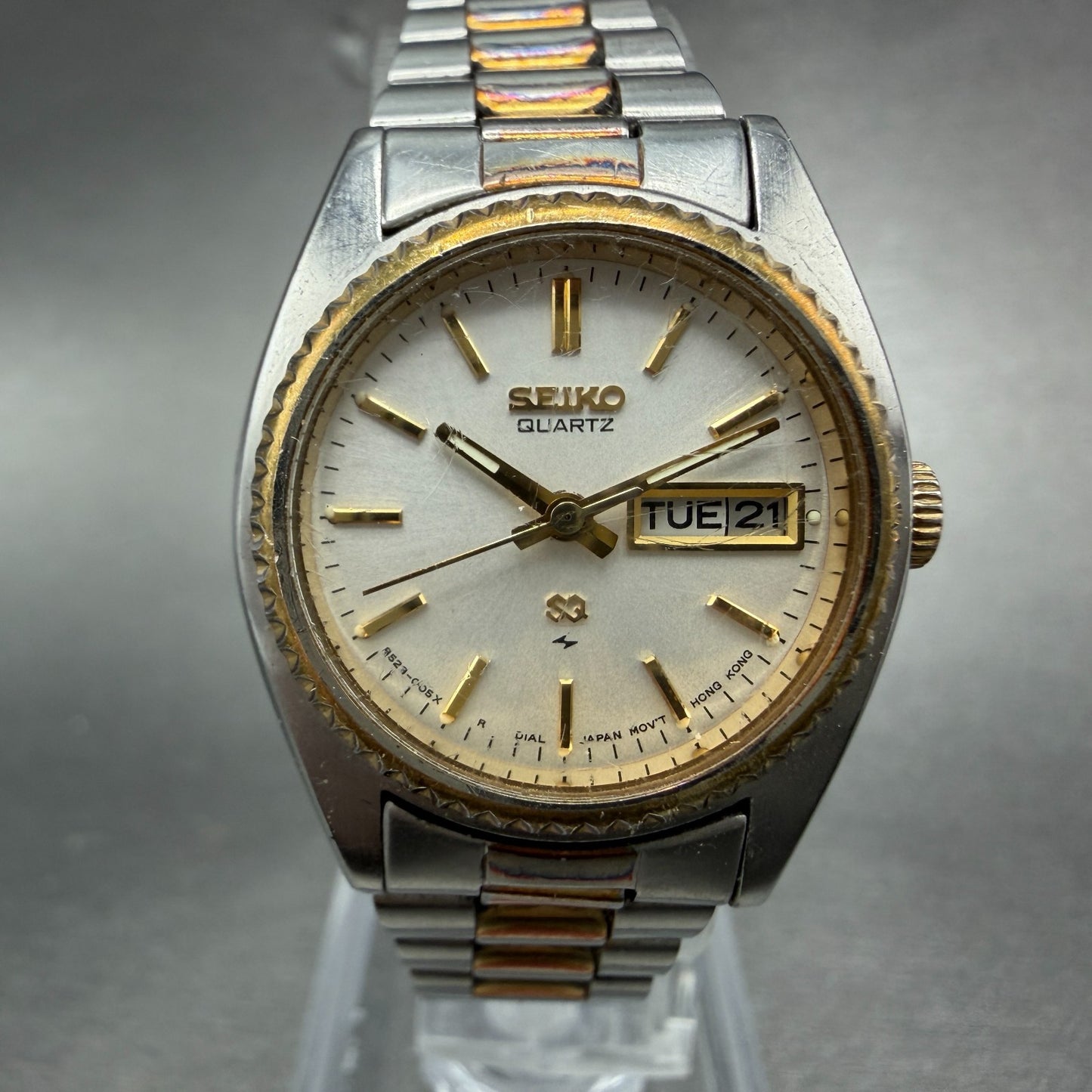 Seiko SQ Watch Women 25mm Silver Dial Two Tone Daydate Round 8523-0059 New Batte0