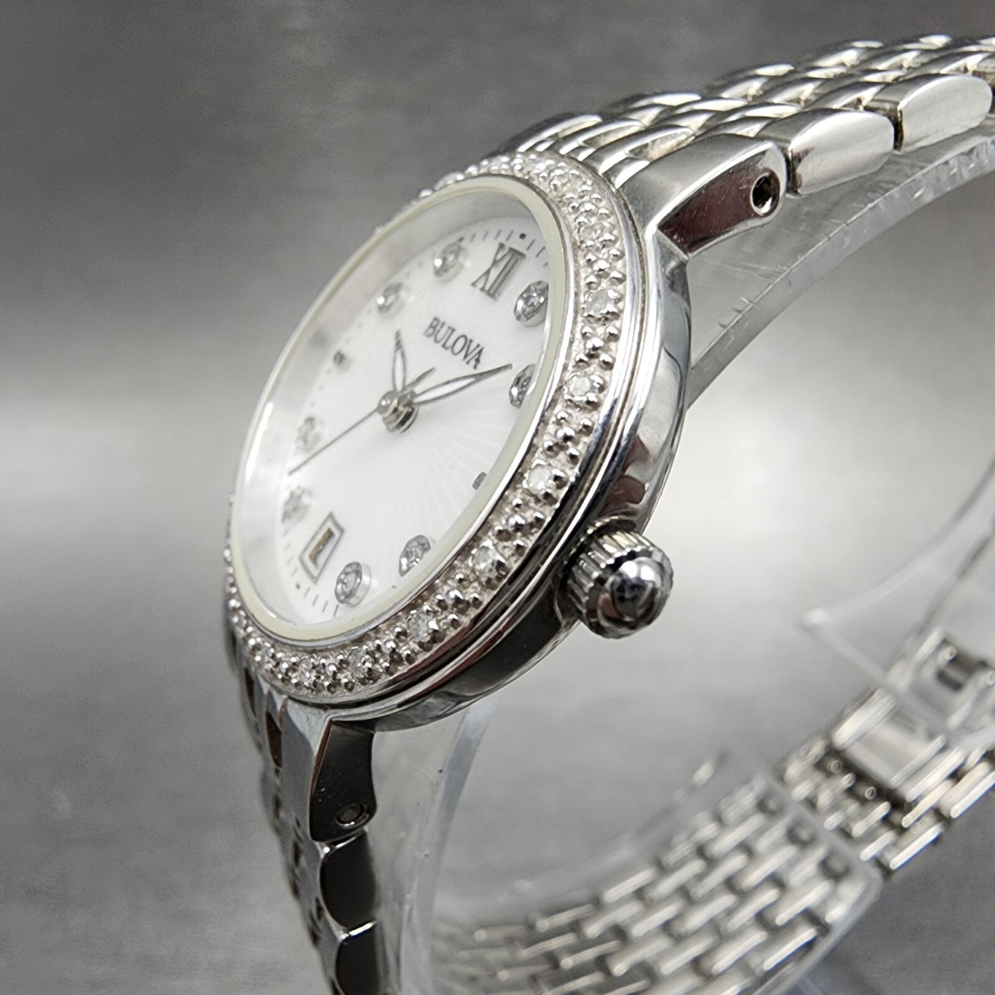 Bulova Watch Women 26mm White Dial Silver Tone Round Date 96r203 New Battery