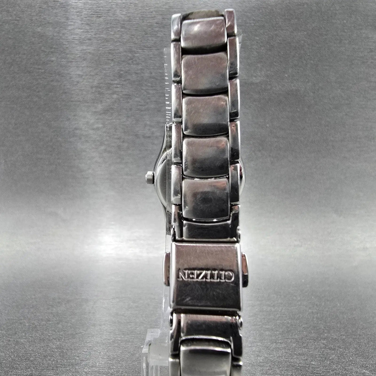 Citizen Eco-Drive Watch Women 25mm Black Dial Silver Date E011-S015502 Runs JP67