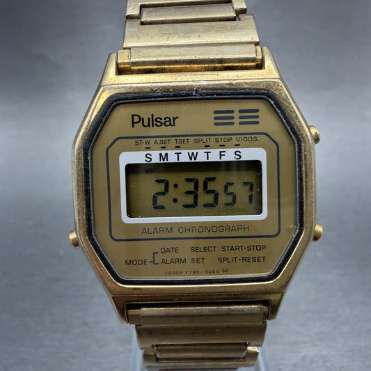 Pulsar Digital Watch Men 30mm LCD Gold Tone Alarm Chrono Daydate READ New Batt0