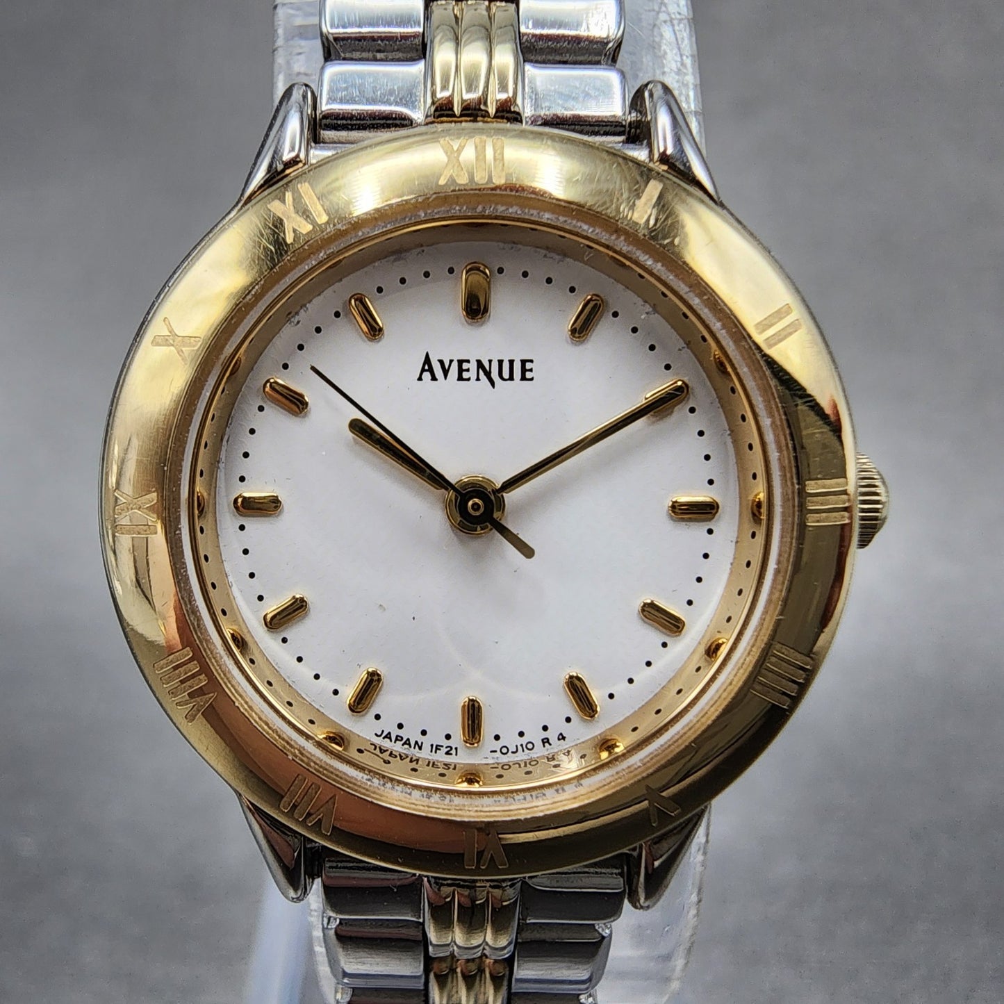 Seiko Avenue Watch Women 23mm White Dial Two Tone 1f210f50 New Battery1