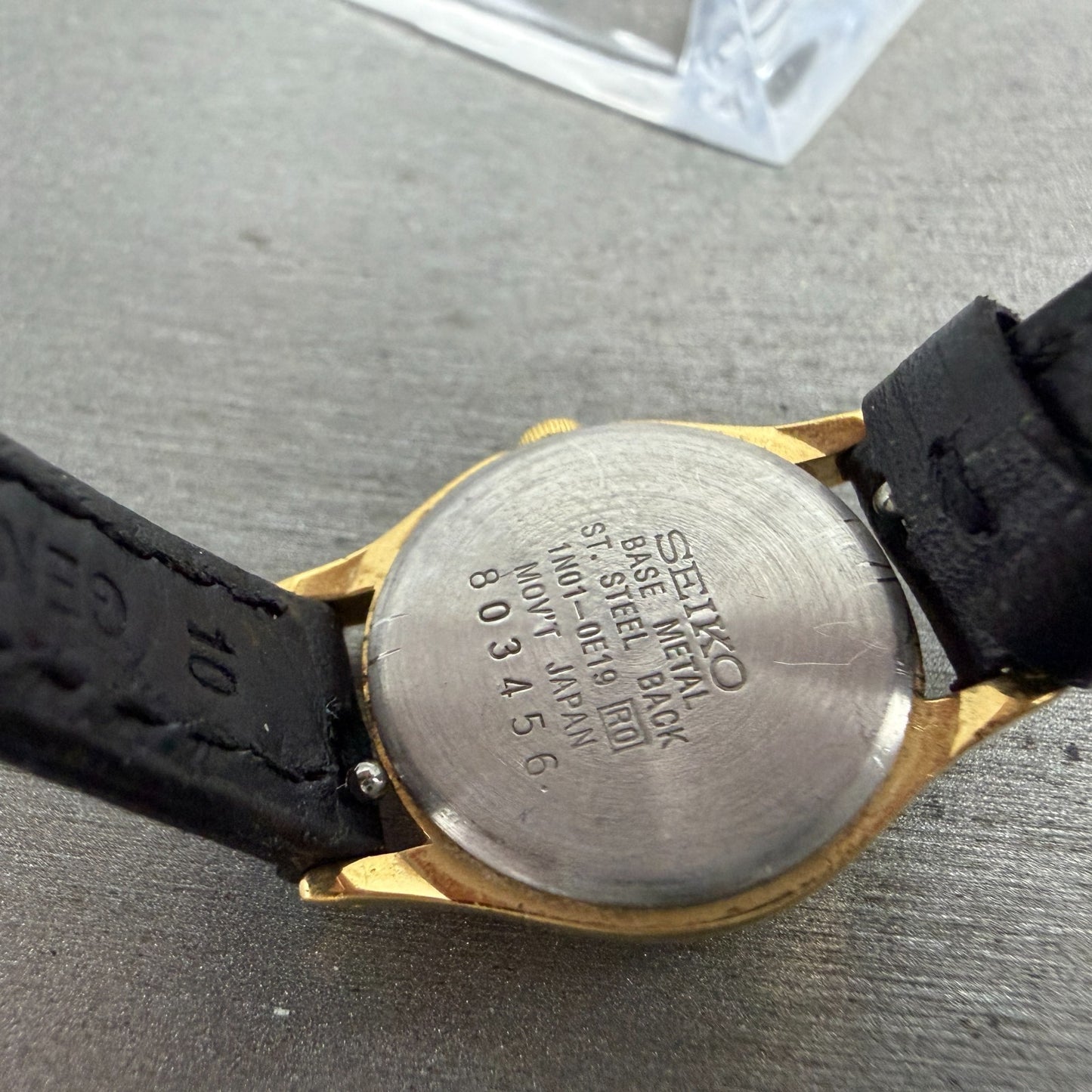 Seiko Watch Women 21mm Black Dial Gold Tone Round 1N01-0E19 New Battery Vintage110