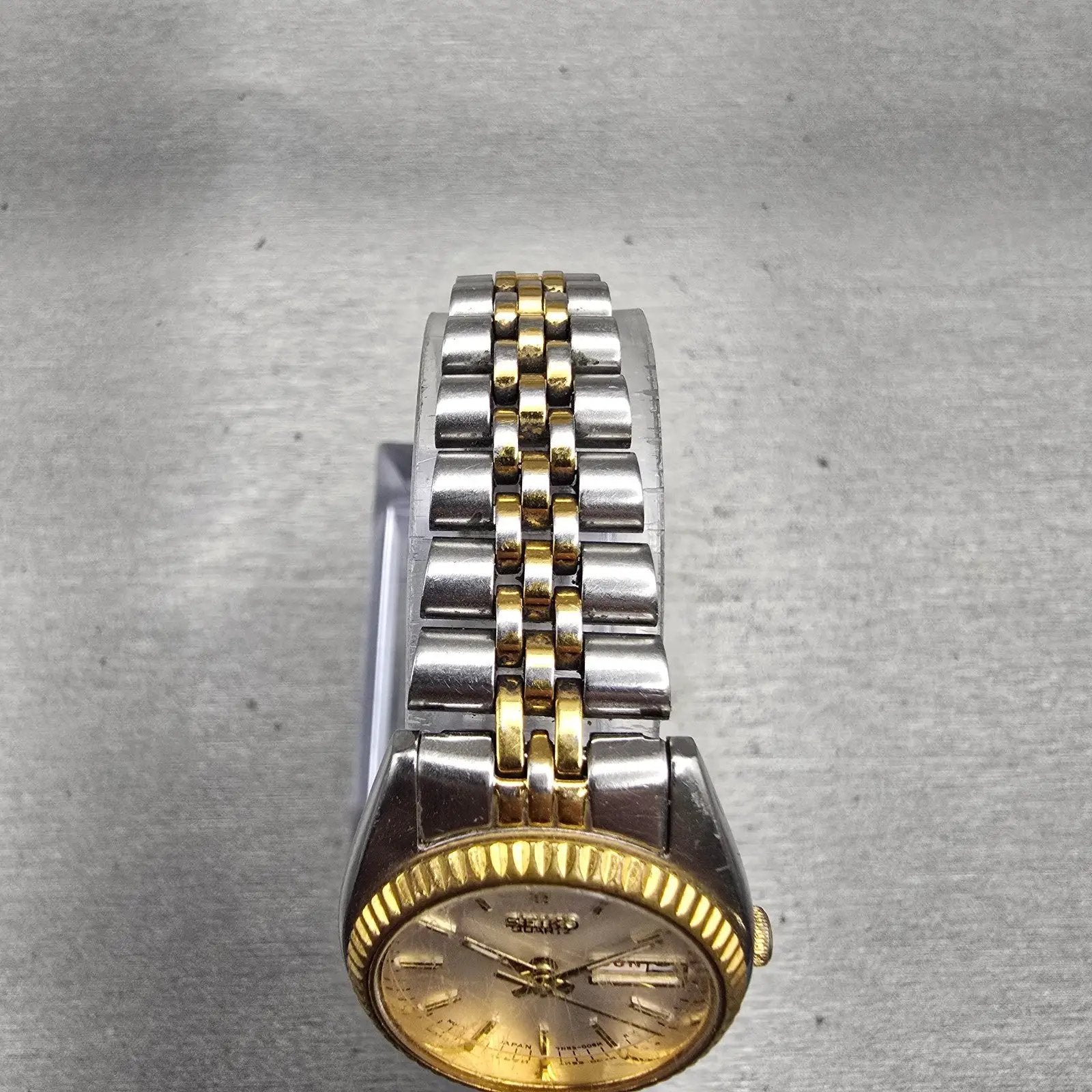 Seiko Watch Women 24mm Silver Dial Two Tone Daydate Round 7N83-0041 New Battery4
