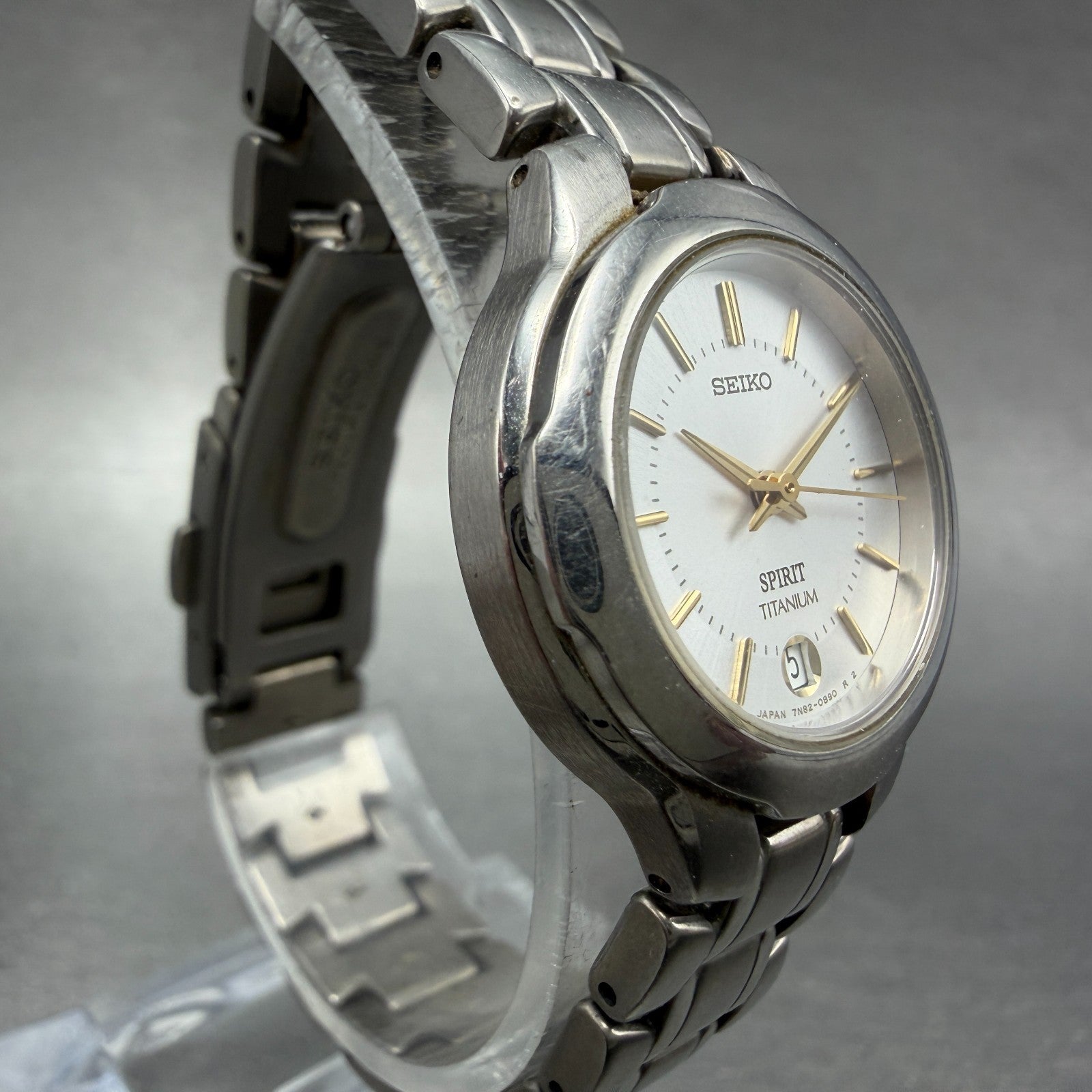 Seiko Spirit Watch Women 25mm Silver Dial Titanium Date 7N82-0380 New Battery3