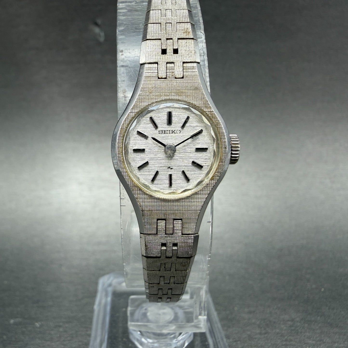 Seiko Watch Women 18mm Silver Dial Silver Tone Manual Round 11-0639 Runs JG80